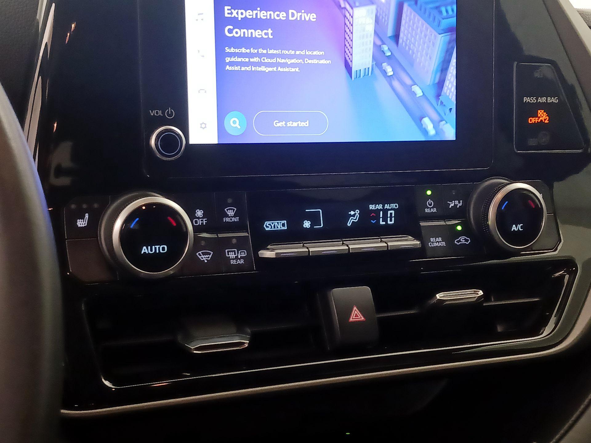 Thumbnail: 2023 Toyota Highlander - 16