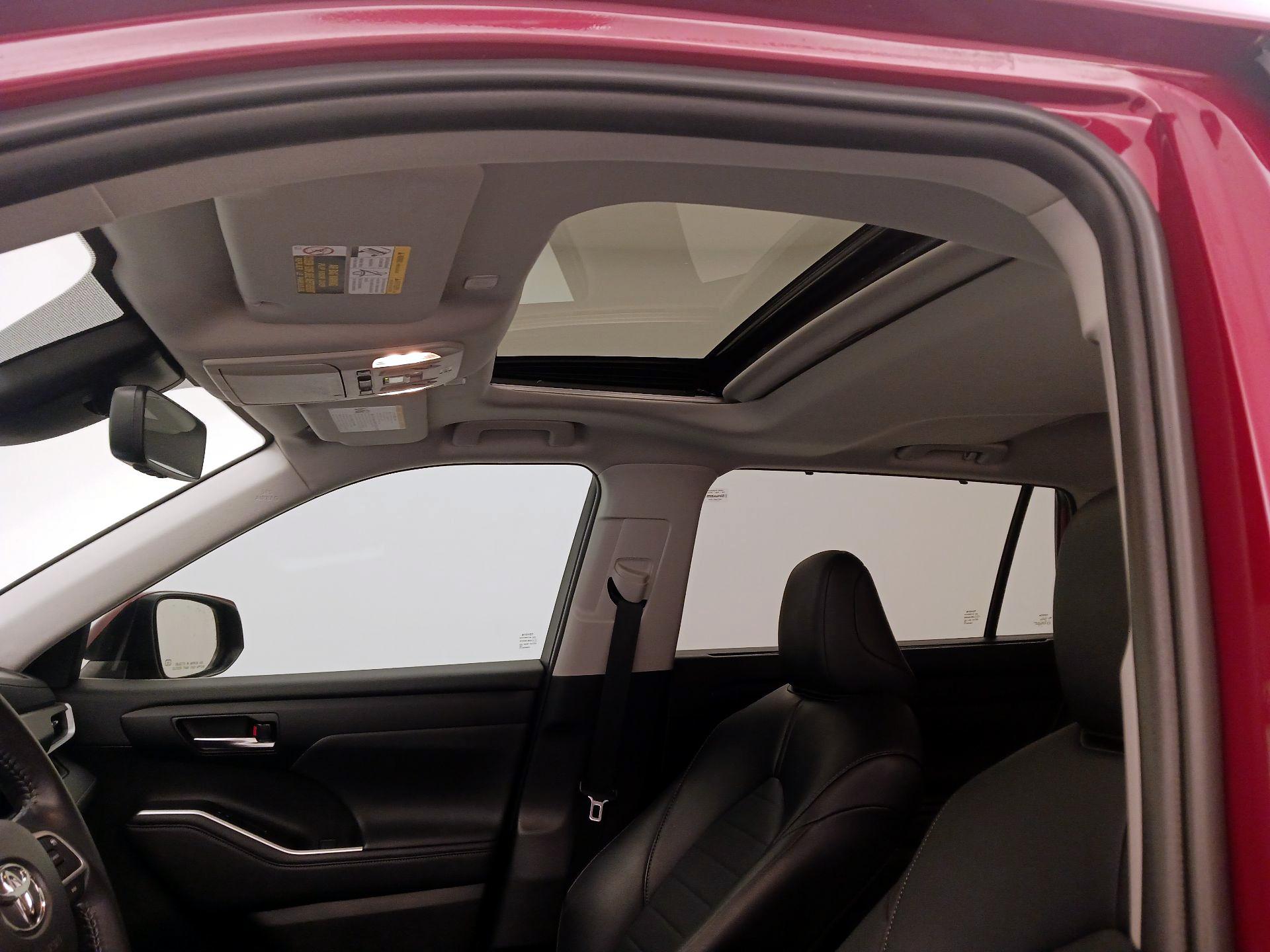 Thumbnail: 2023 Toyota Highlander - 19