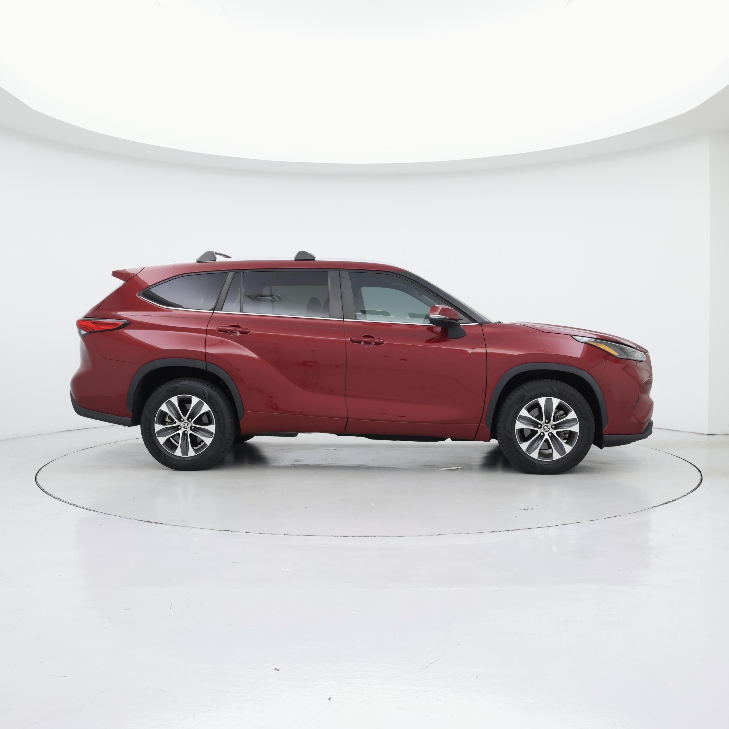 Thumbnail: 2023 Toyota Highlander - 7