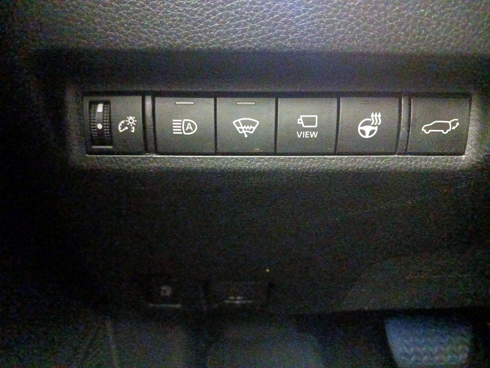 Thumbnail: 2021 Toyota RAV4 - 13