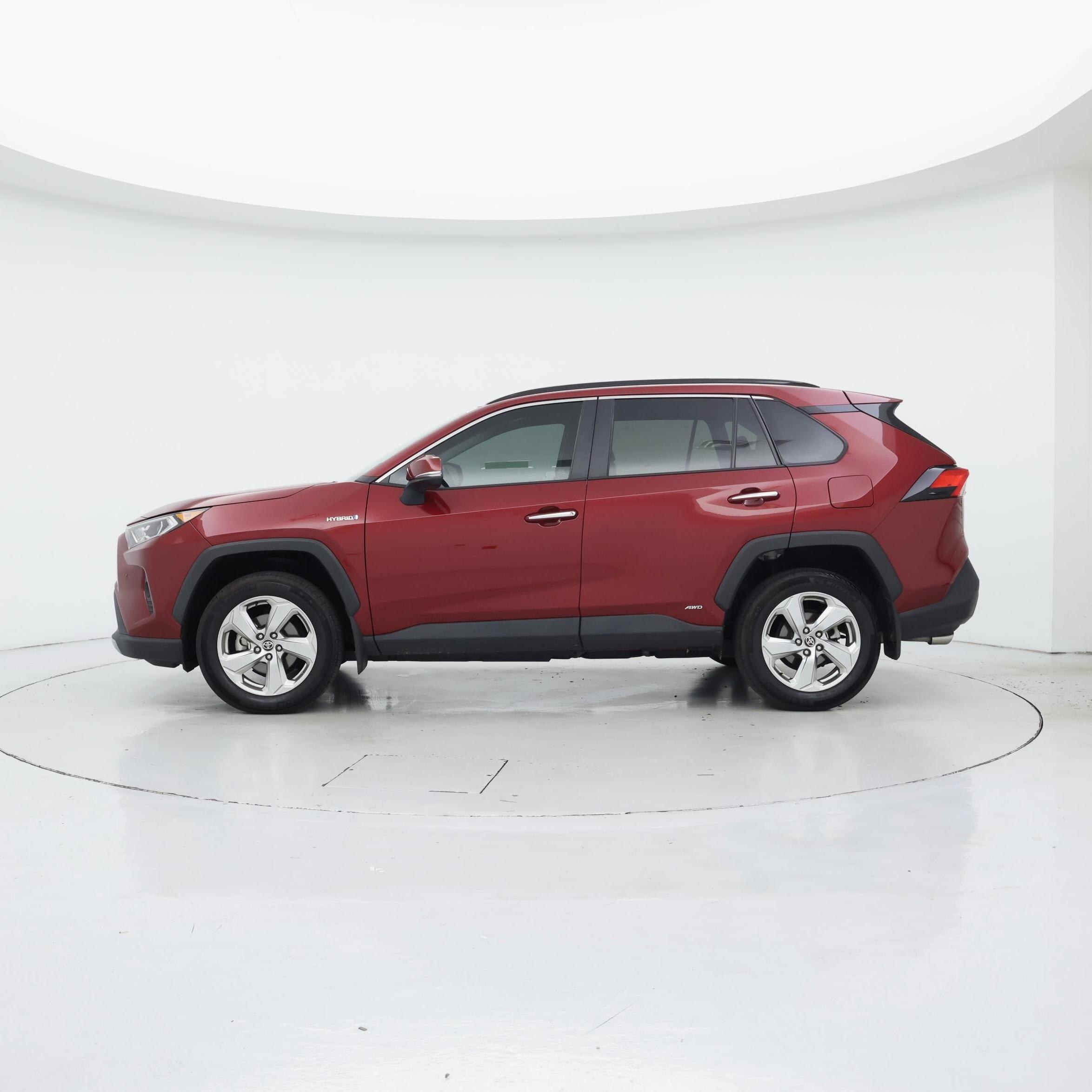 Thumbnail: 2021 Toyota RAV4 - 3