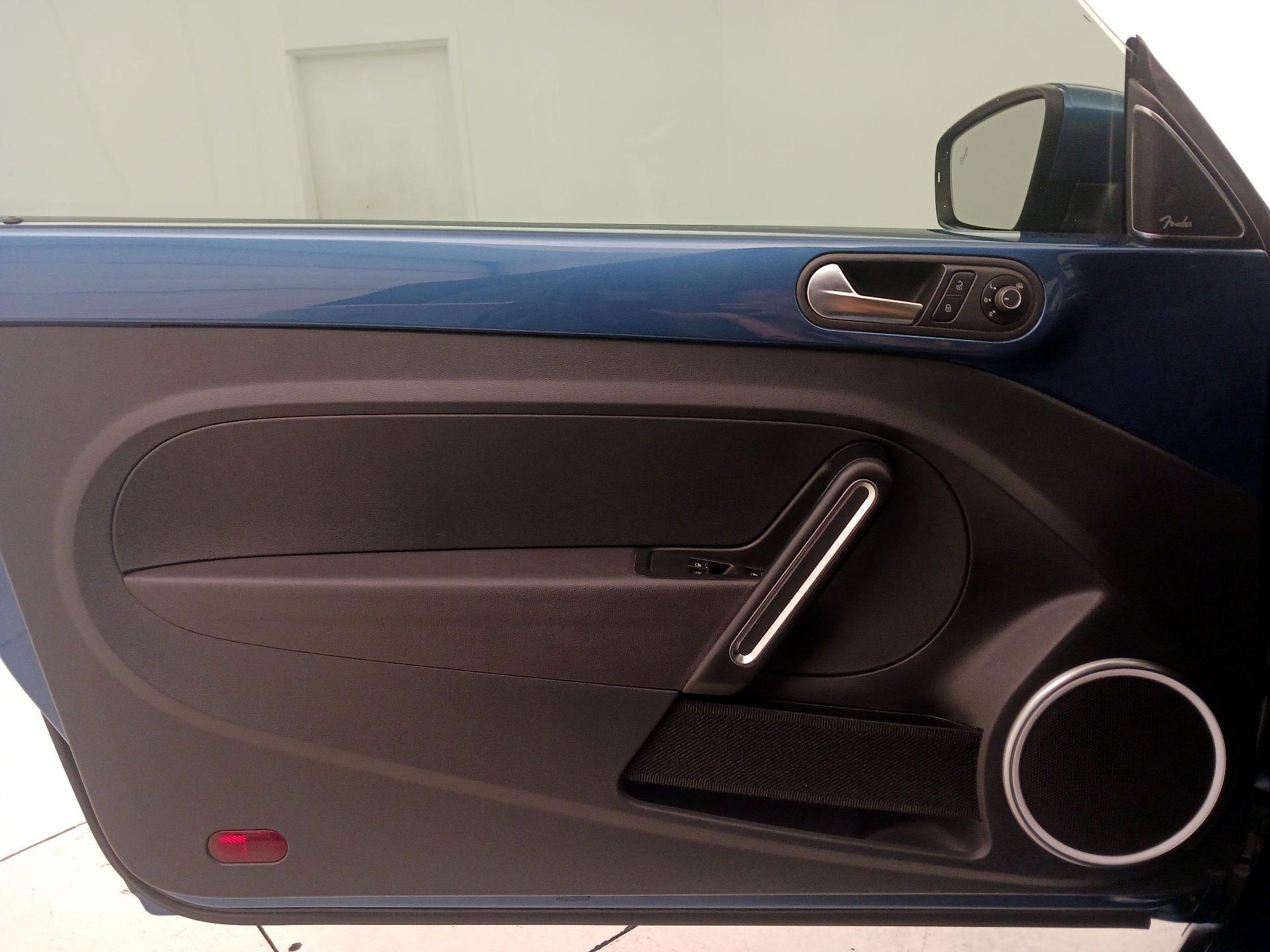 Thumbnail: 2019 Volkswagen Beetle - 12