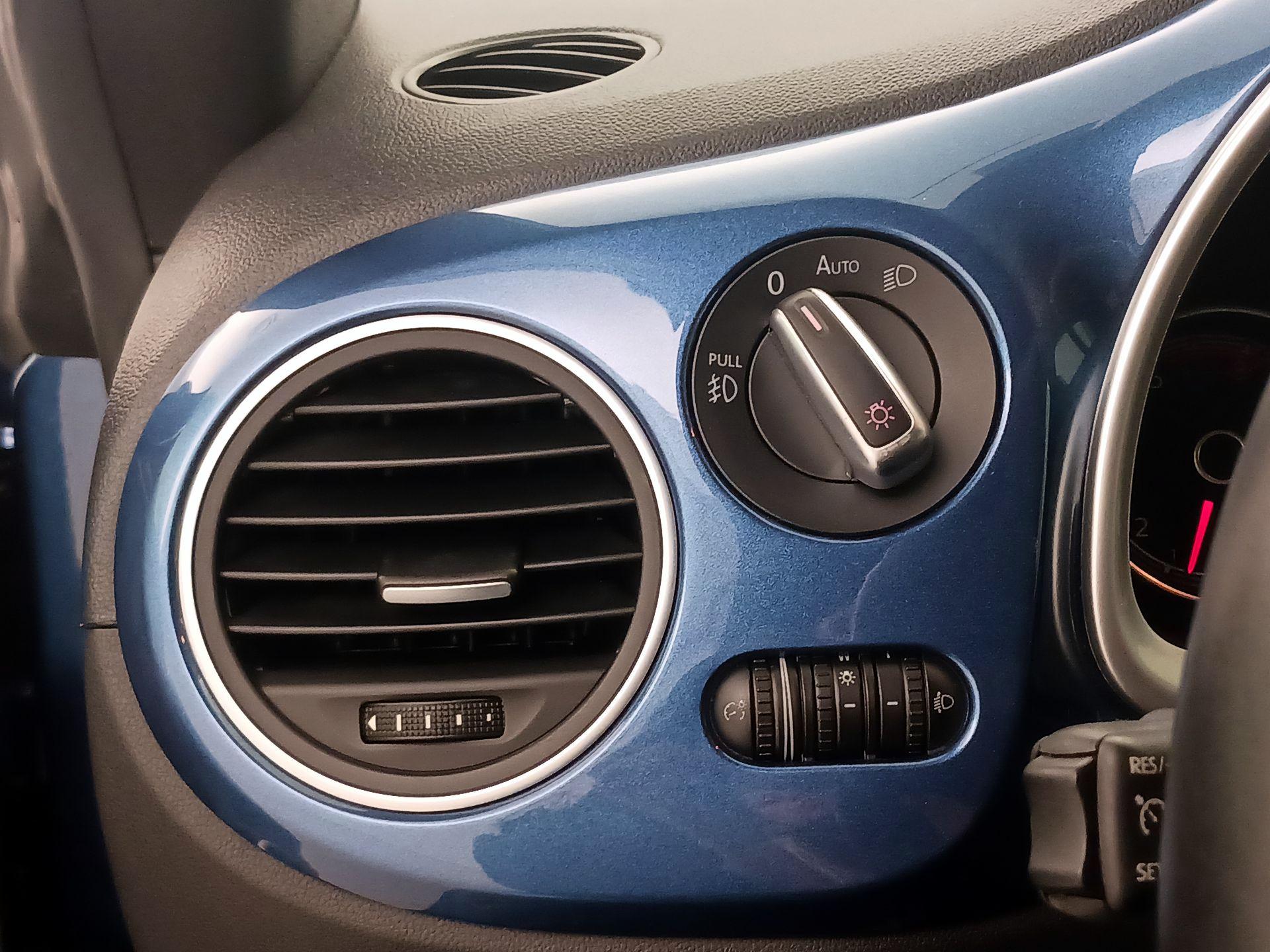 Thumbnail: 2019 Volkswagen Beetle - 13