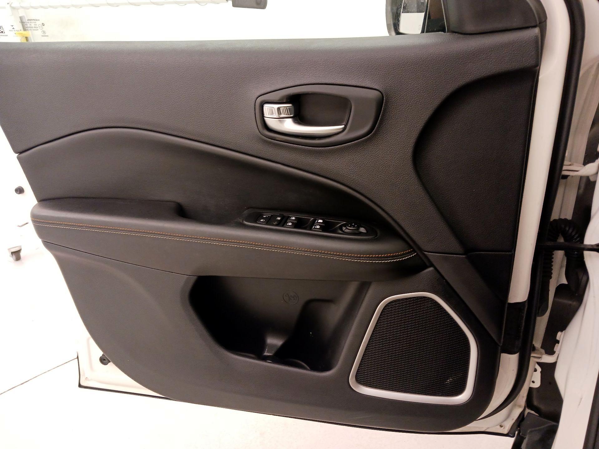 Thumbnail: 2020 Jeep Compass - 12