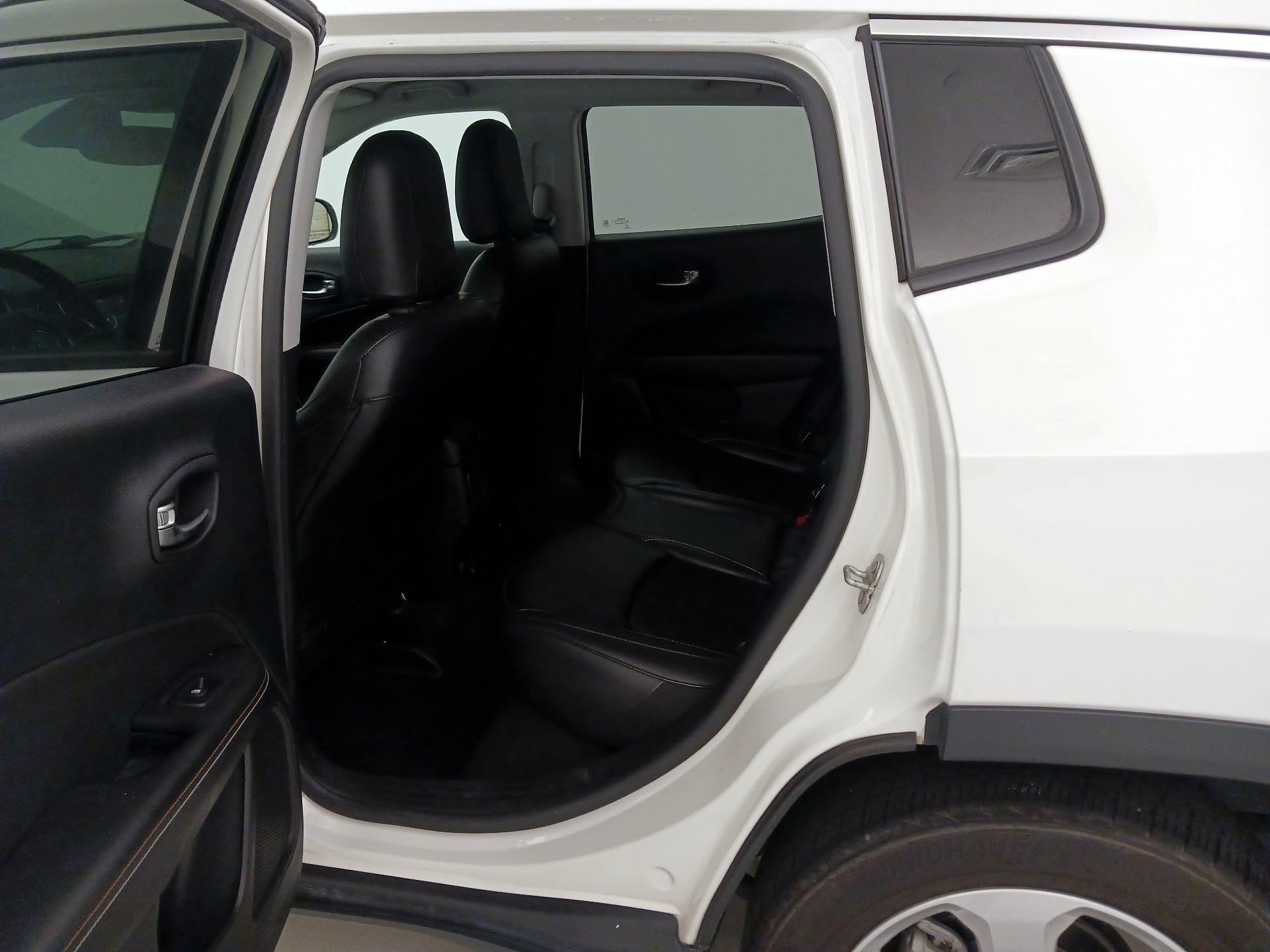 Thumbnail: 2020 Jeep Compass - 20
