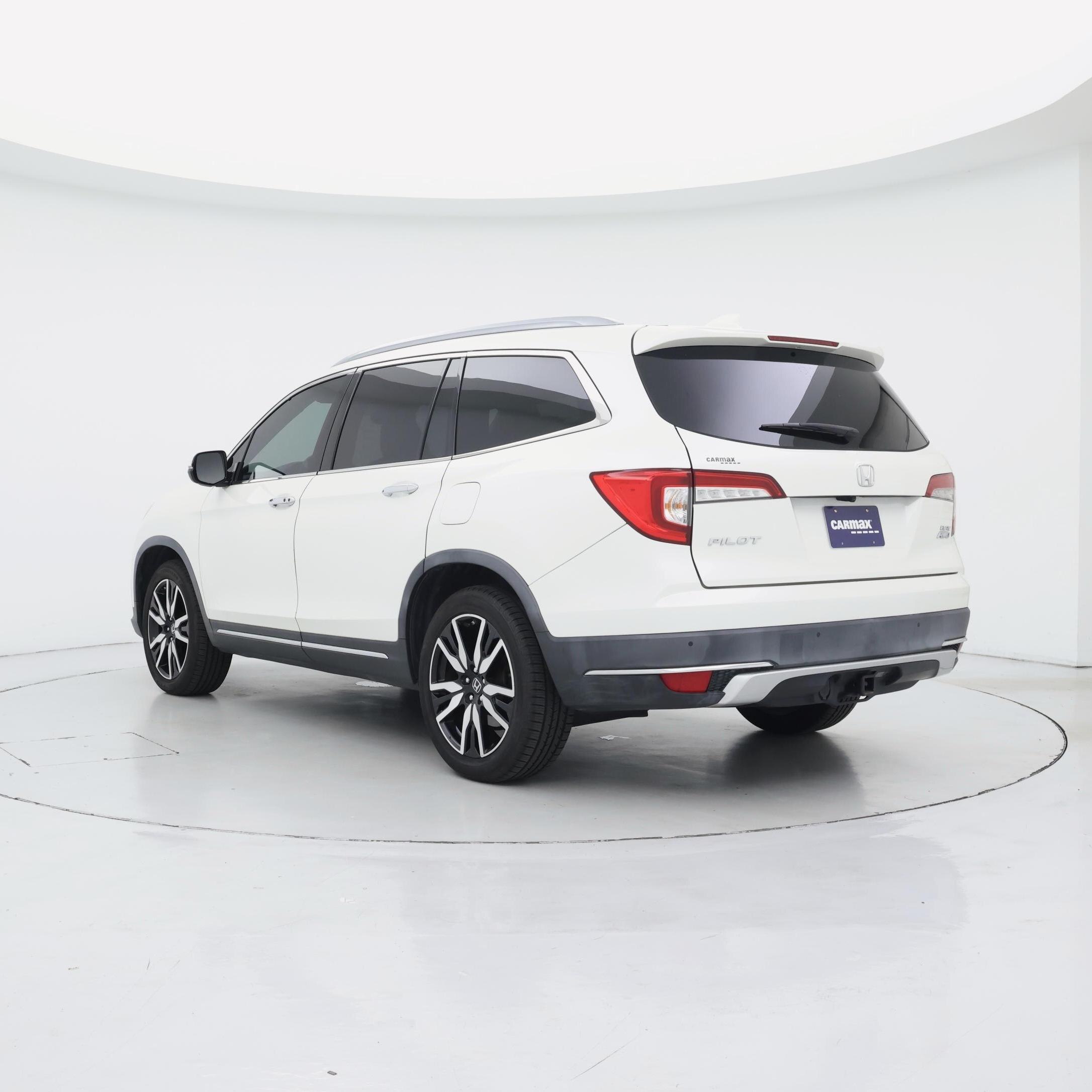 Thumbnail: 2019 Honda Pilot - 2