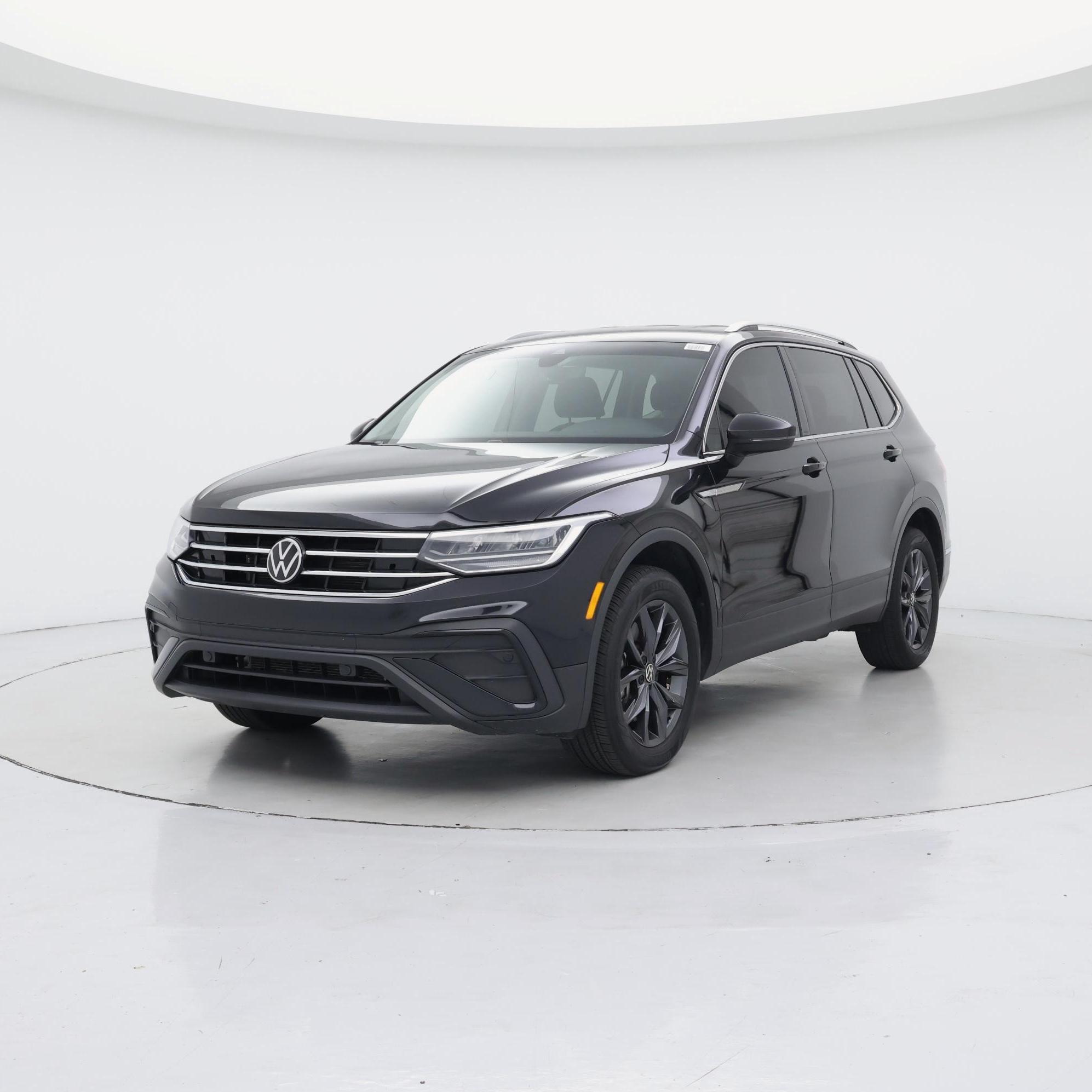 Thumbnail: 2023 Volkswagen Tiguan - 4