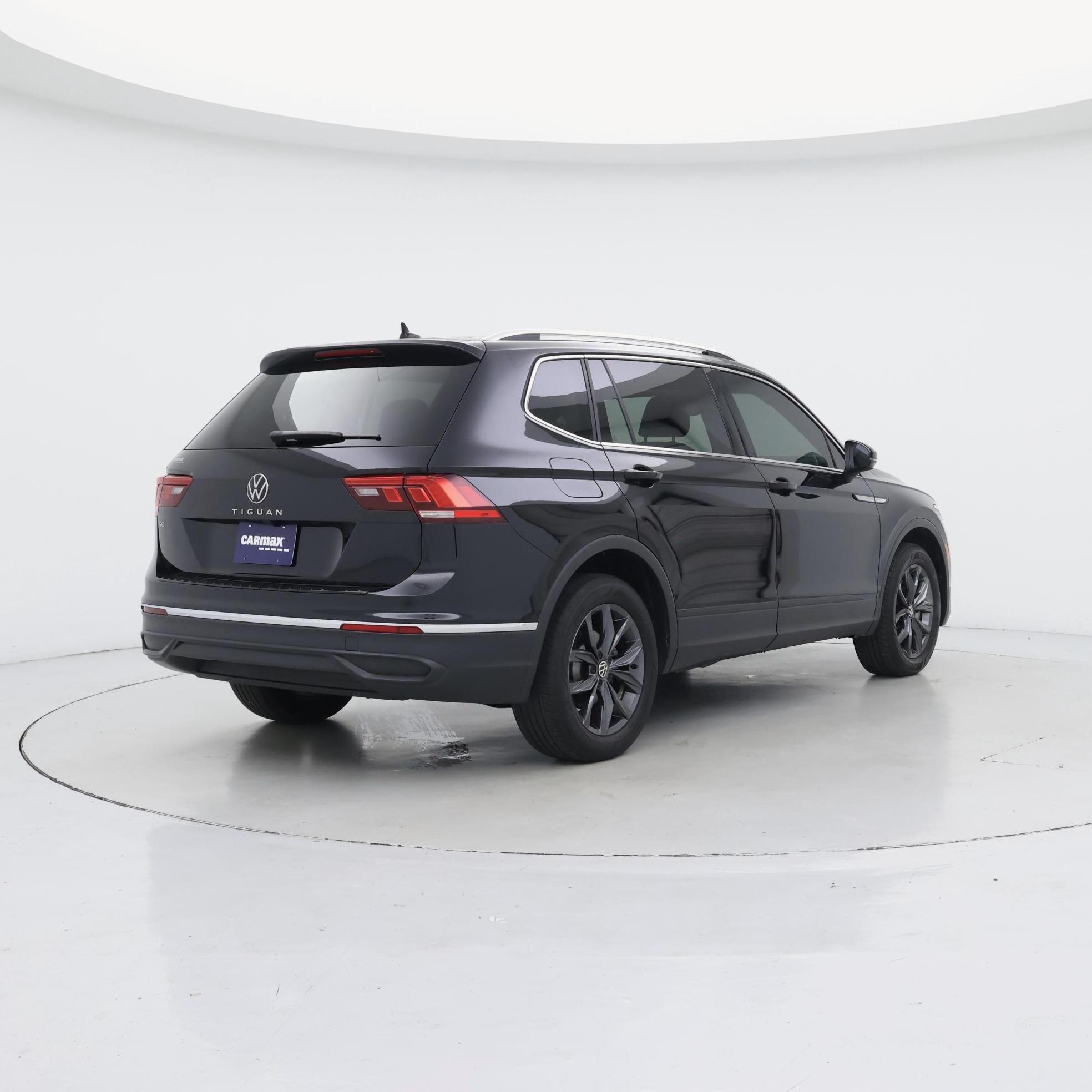Thumbnail: 2023 Volkswagen Tiguan - 8