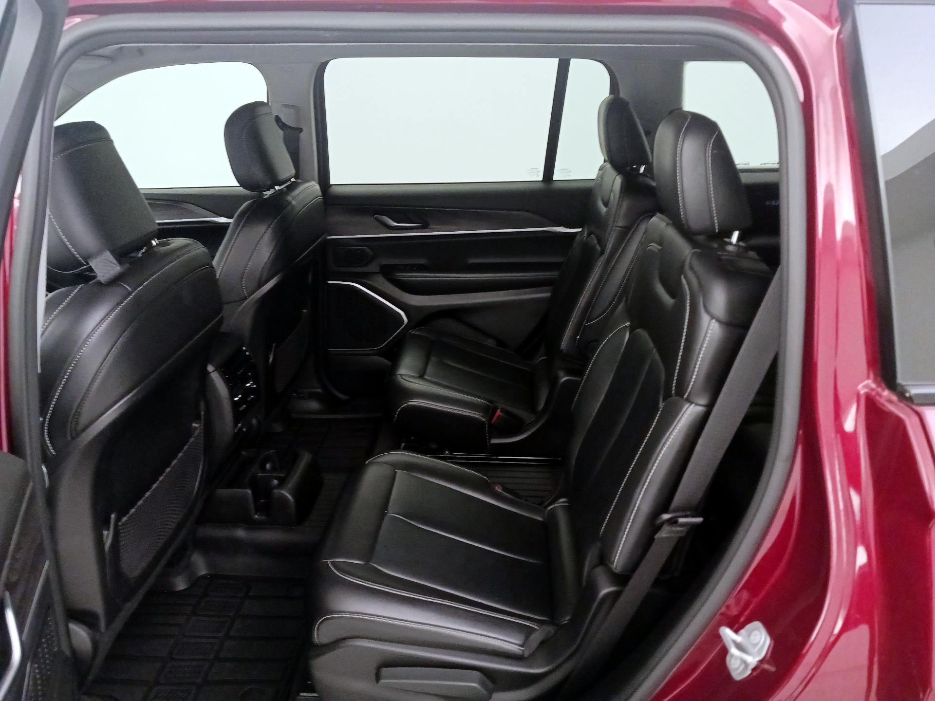 Thumbnail: 2021 Jeep Grand Cherokee L - 20