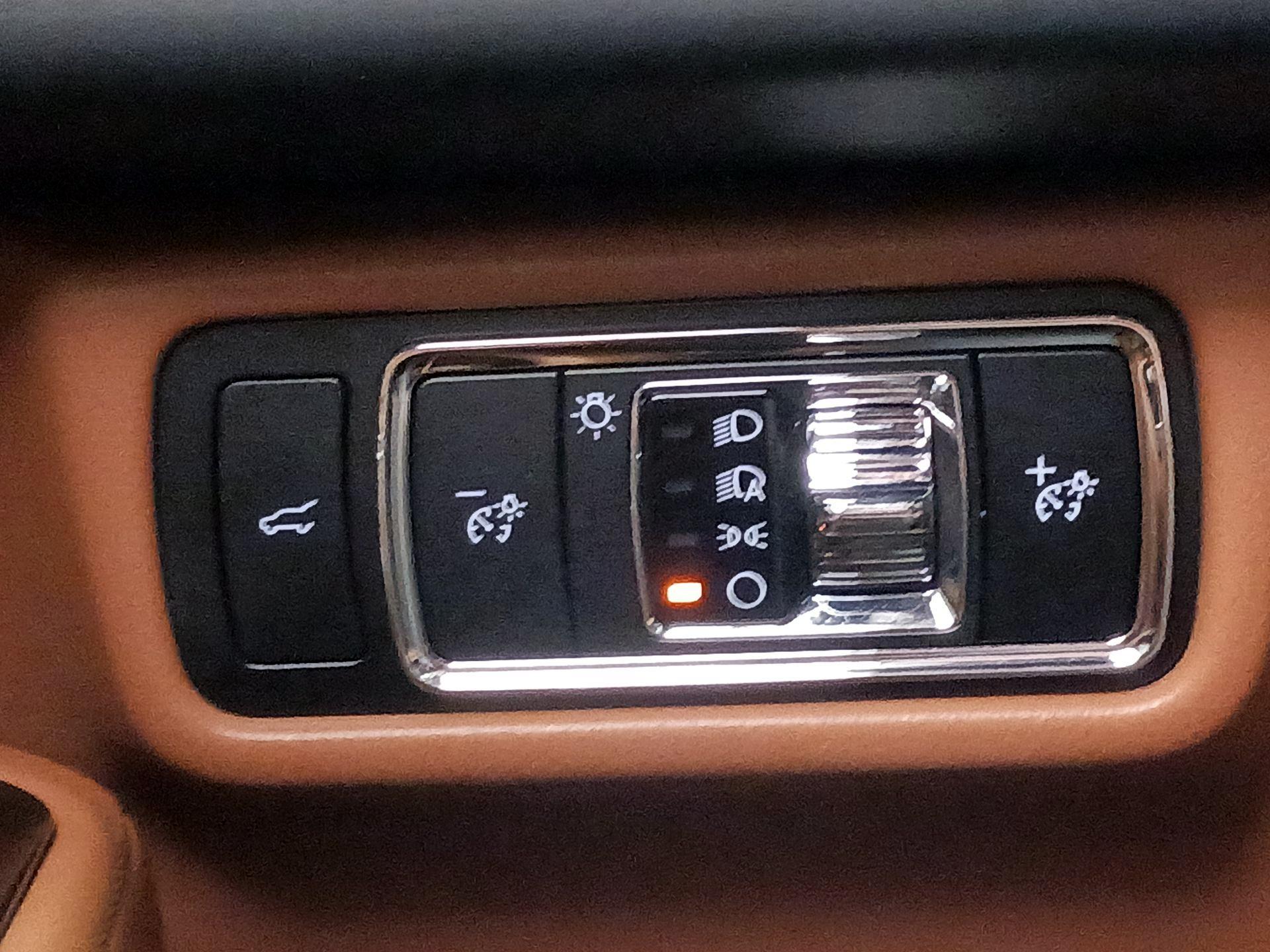 Thumbnail: 2025 Lincoln Aviator - 13