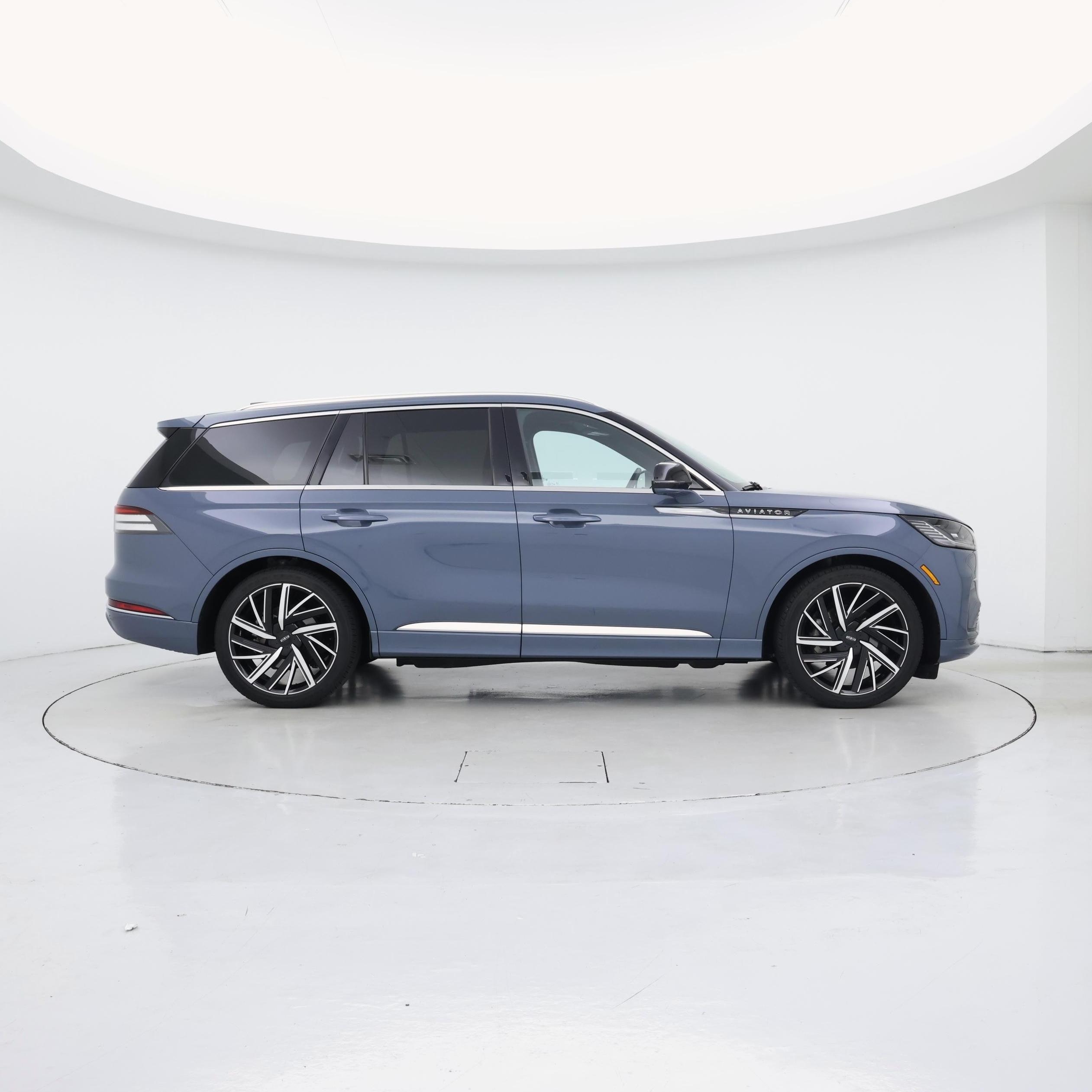 Thumbnail: 2025 Lincoln Aviator - 7