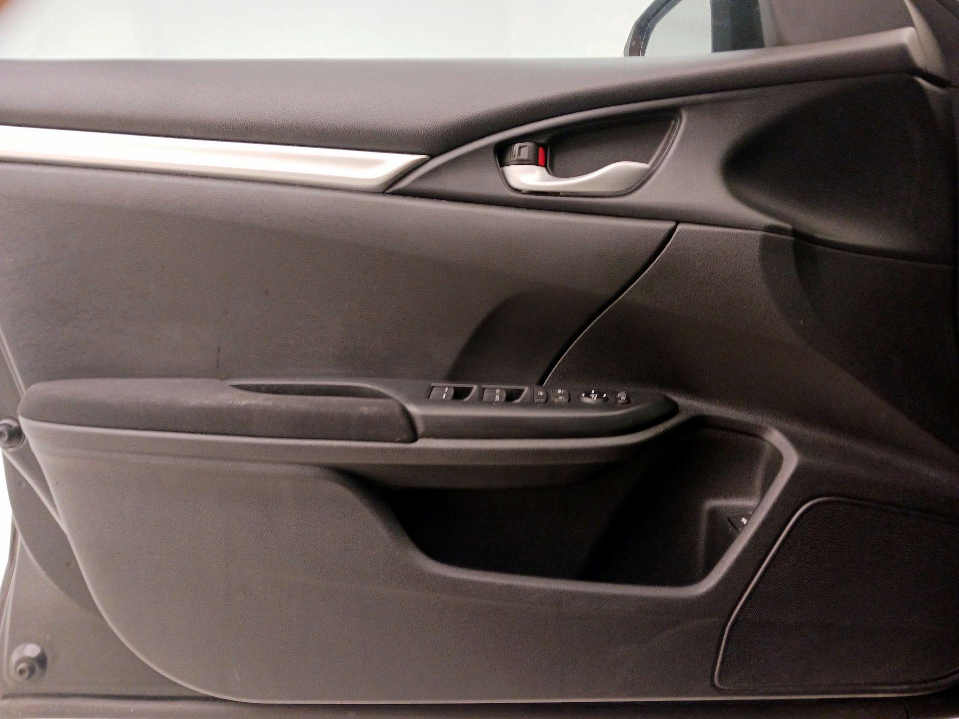 Thumbnail: 2016 Honda Civic - 12