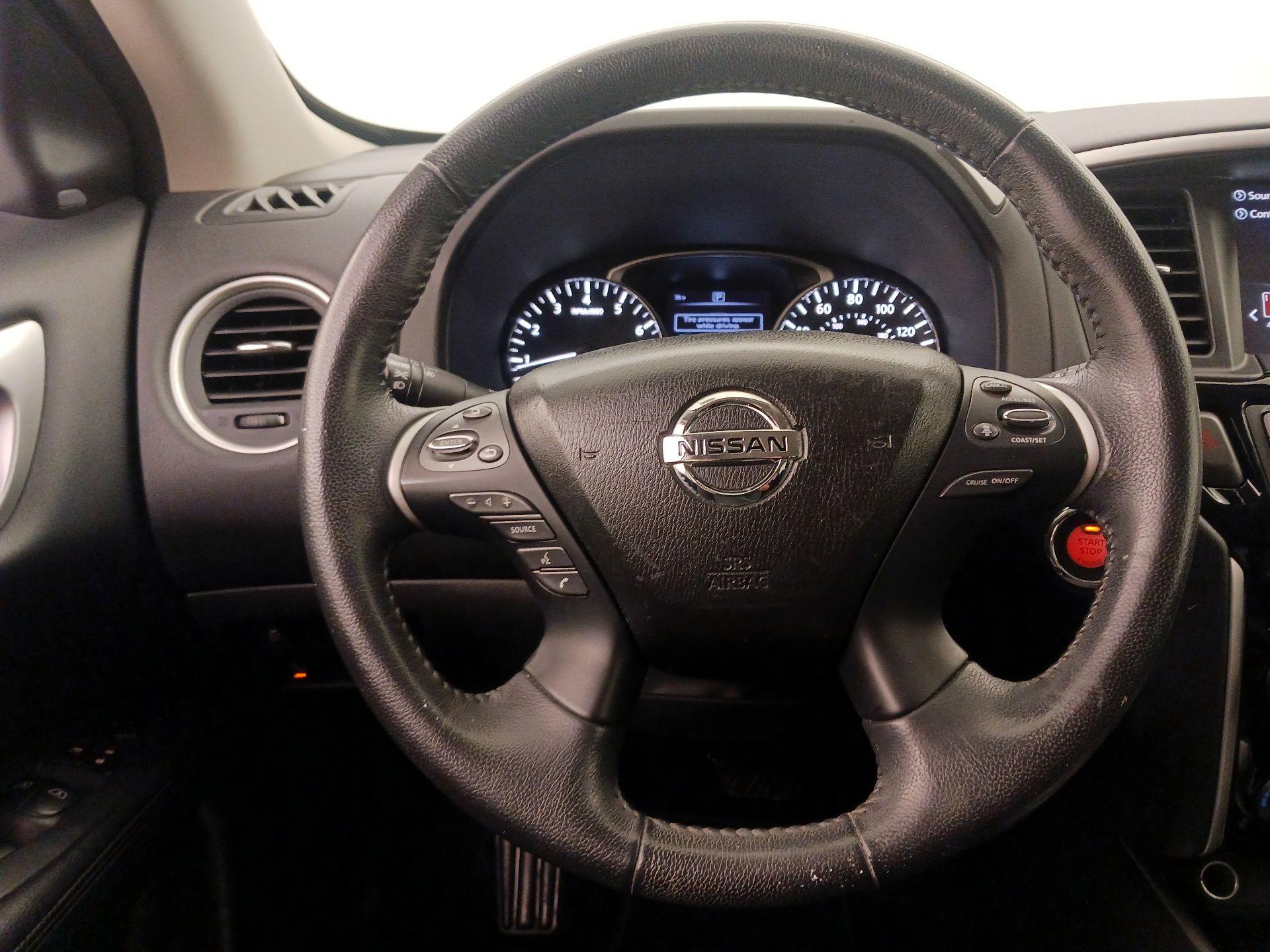 Thumbnail: 2019 Nissan Pathfinder - 10