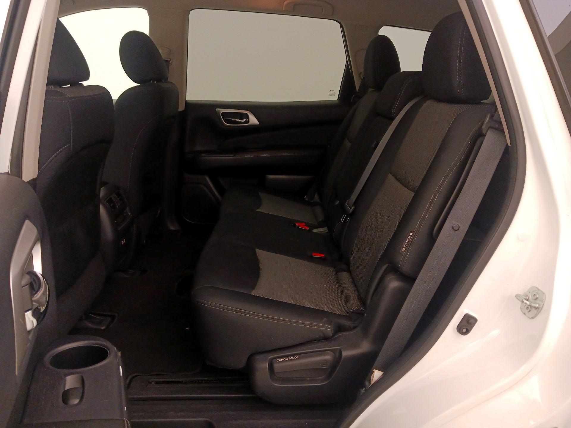 Thumbnail: 2019 Nissan Pathfinder - 19