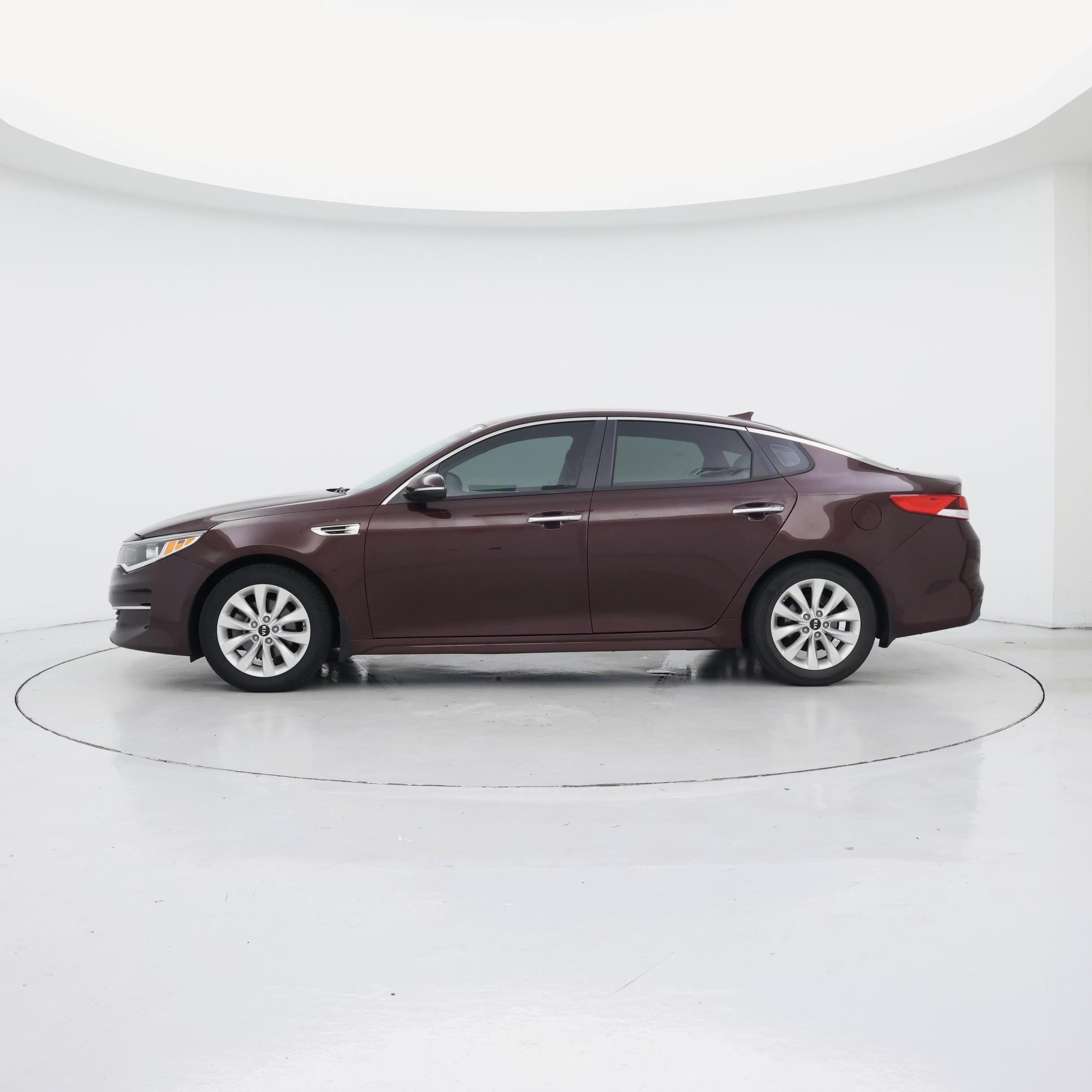 Thumbnail: 2018 Kia Optima - 3