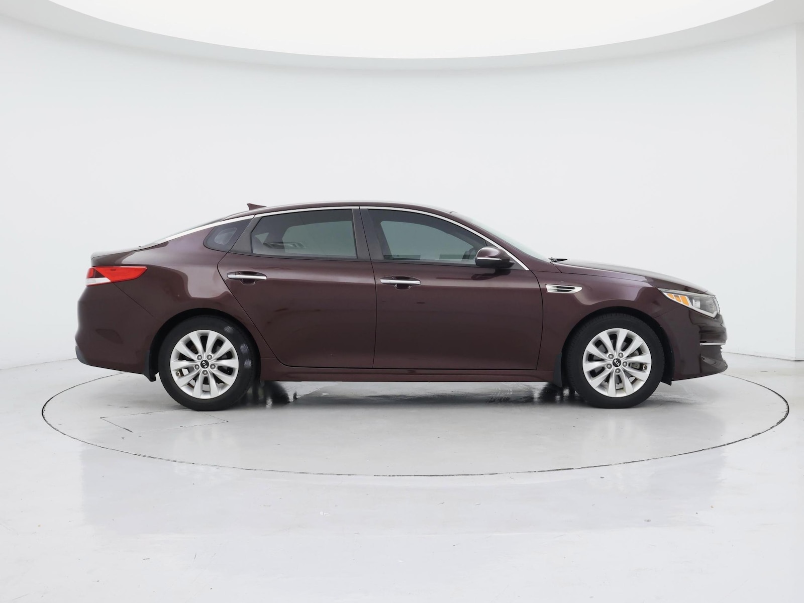 2018 Kia Optima LX - Photo 8