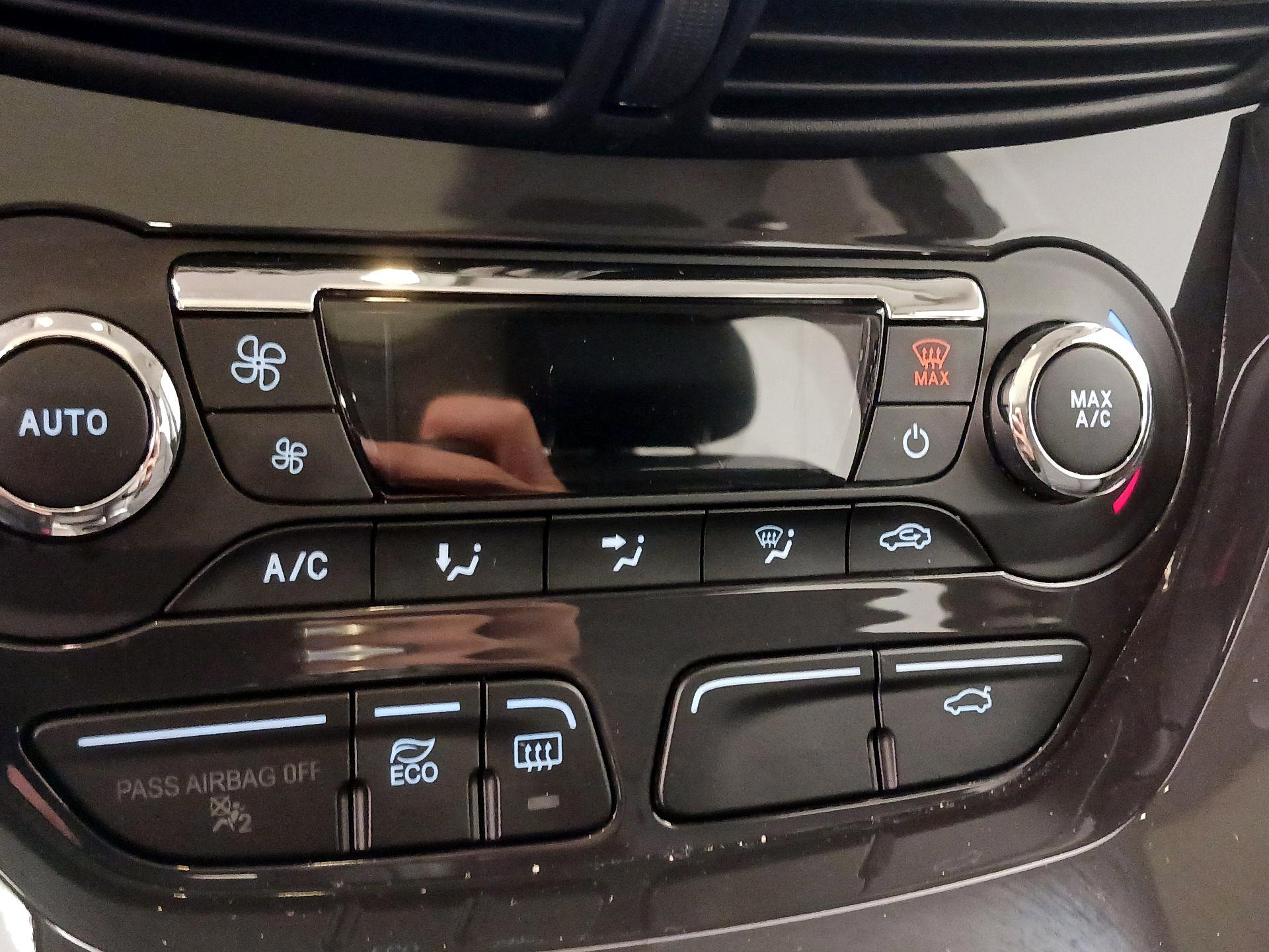 Thumbnail: 2016 Ford C-Max - 17