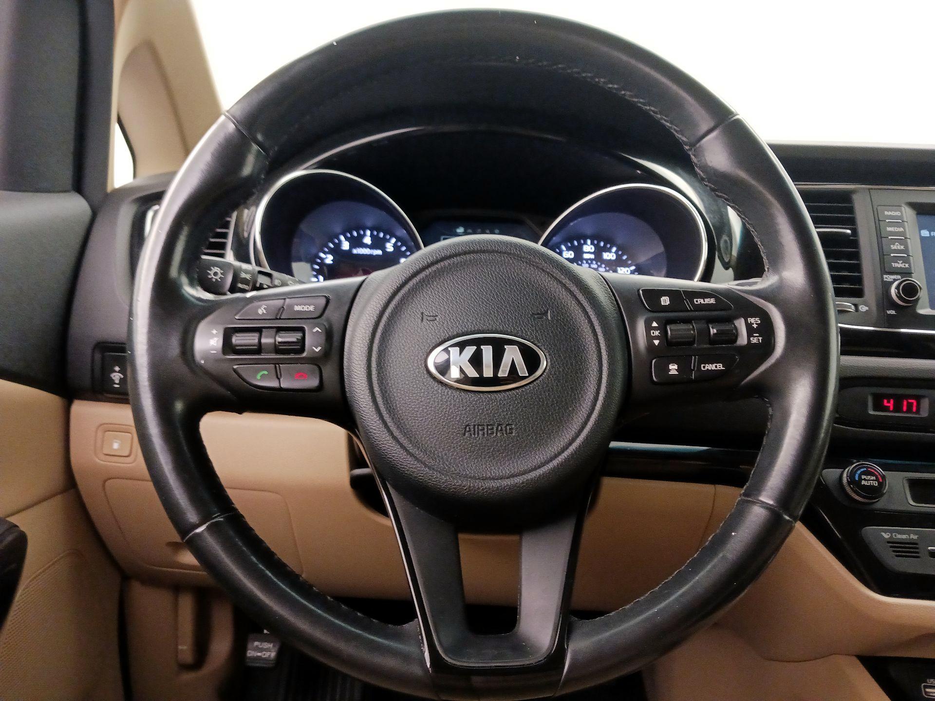 Thumbnail: 2017 Kia Sedona - 10