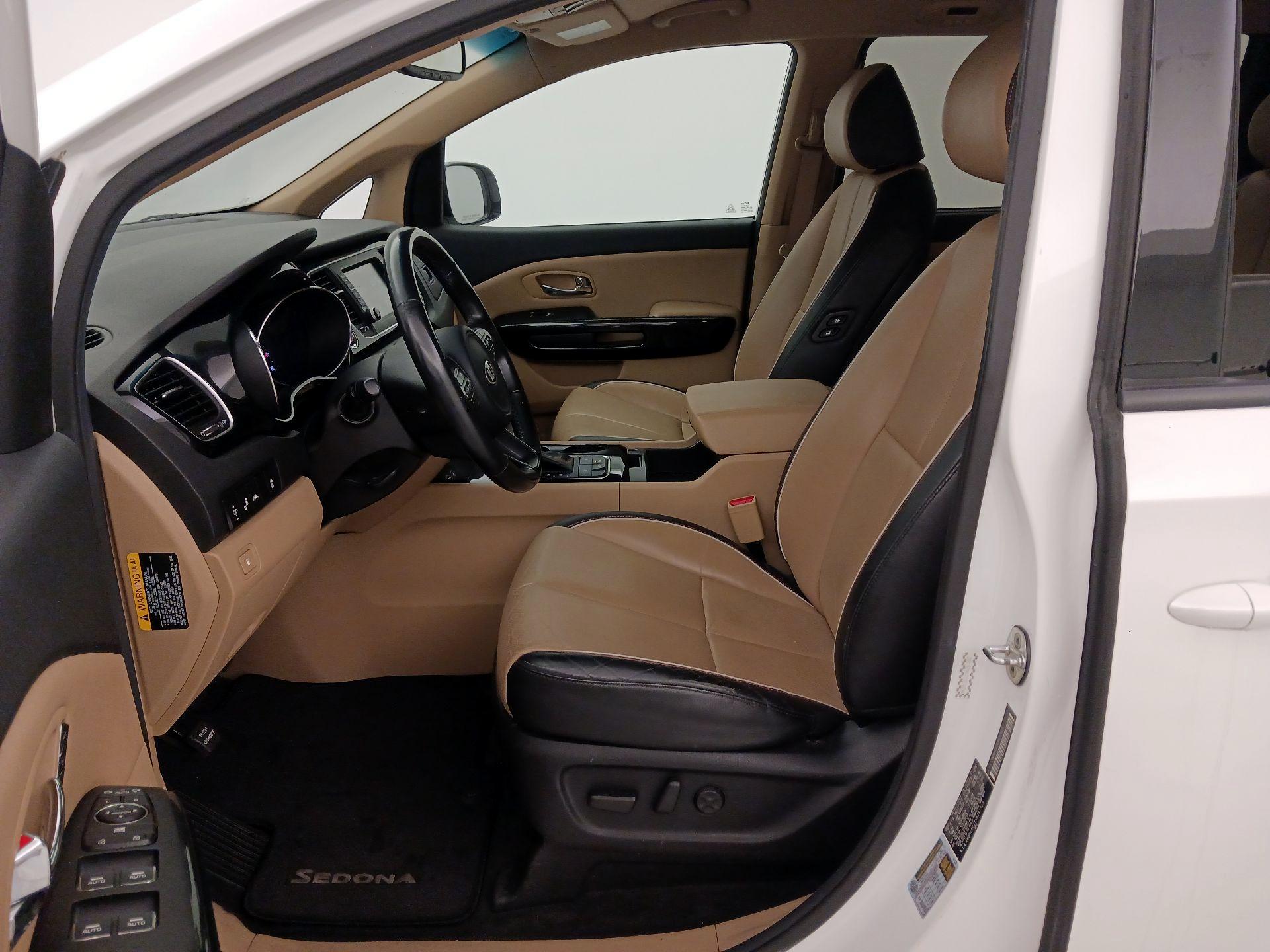 Thumbnail: 2017 Kia Sedona - 11