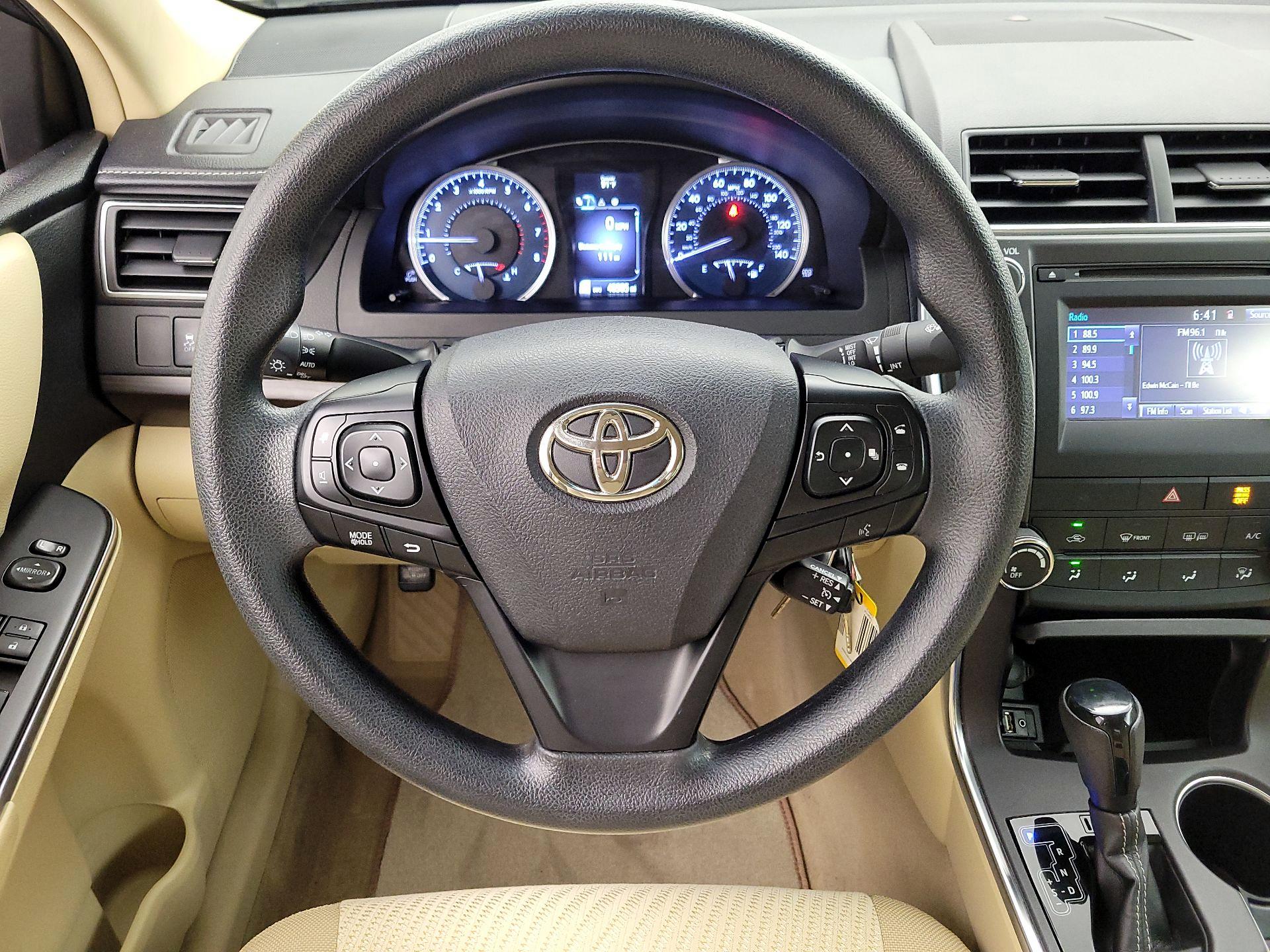 Thumbnail: 2017 Toyota Camry - 10