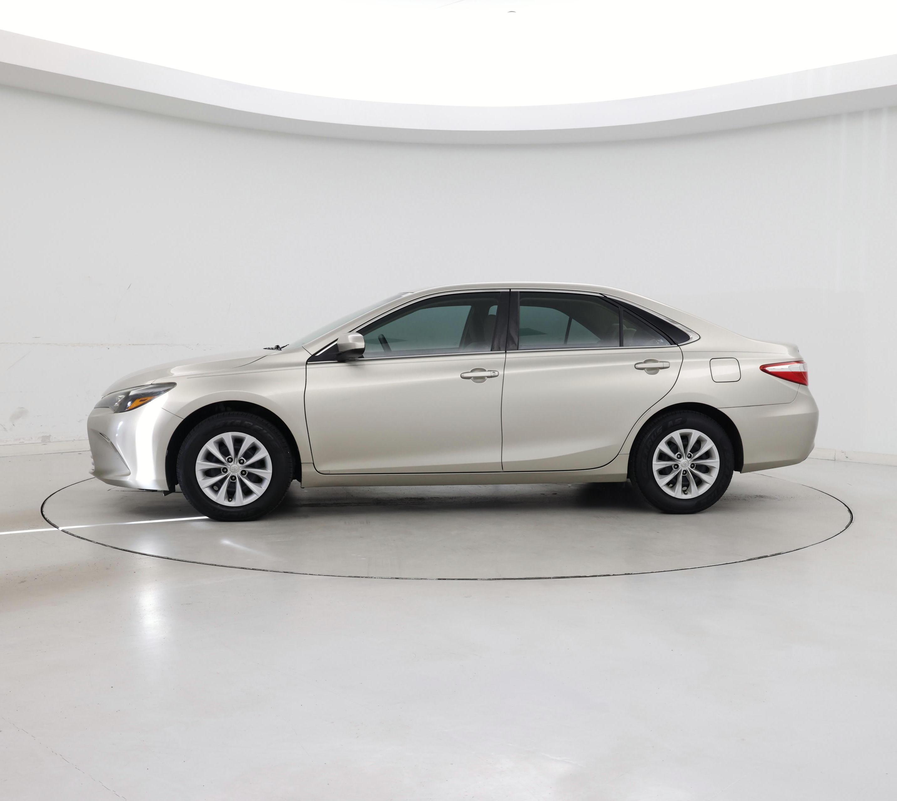 Thumbnail: 2017 Toyota Camry - 3