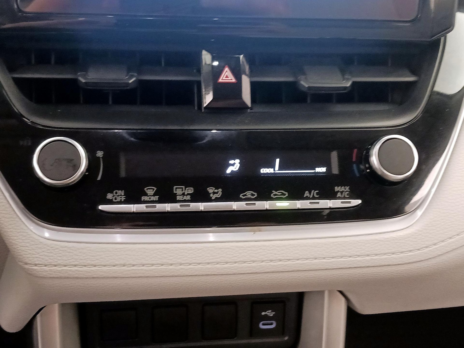 2023 Toyota Corolla Cross L - Photo 17