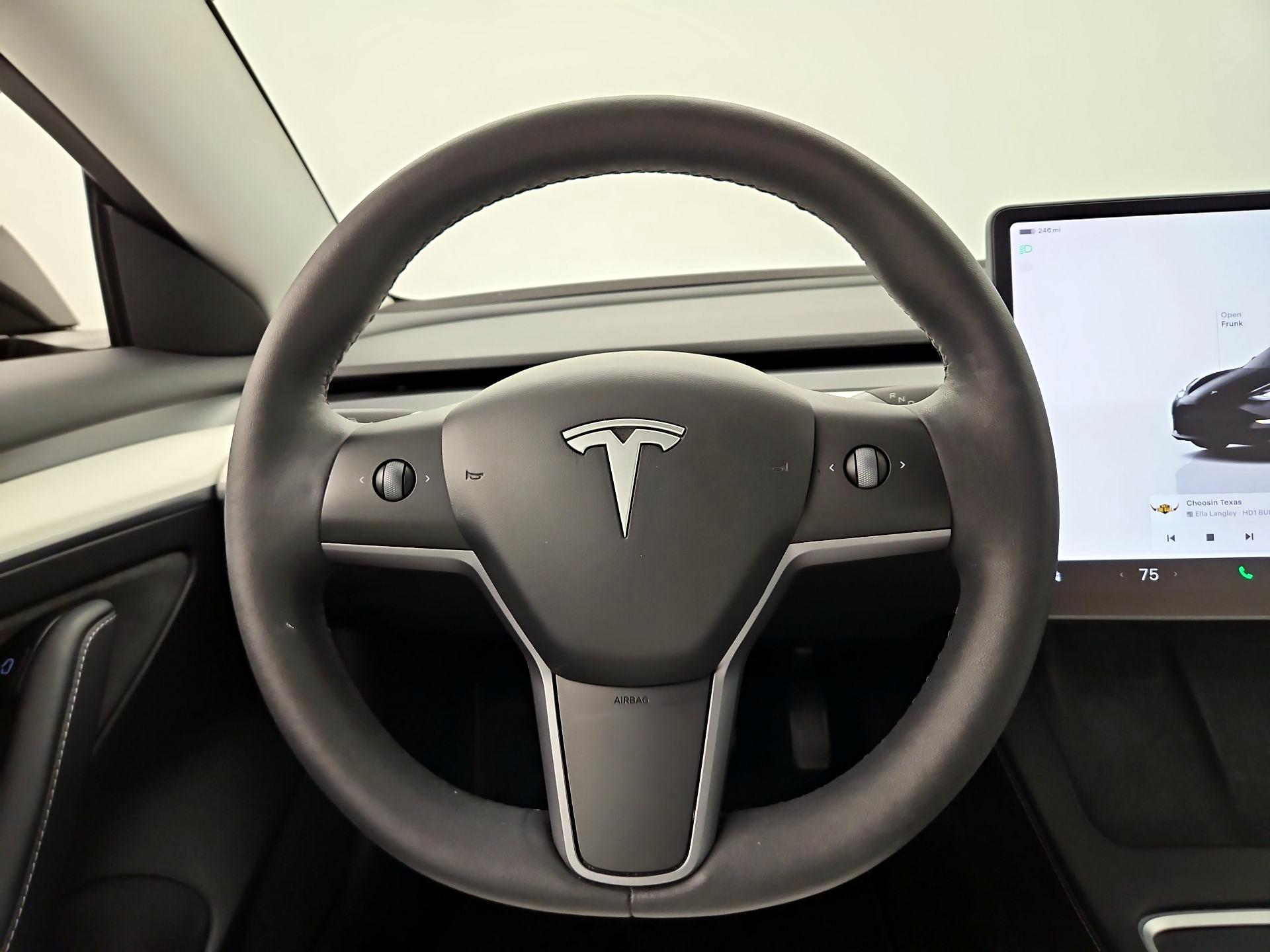 Thumbnail: 2023 Tesla Model 3 - 10