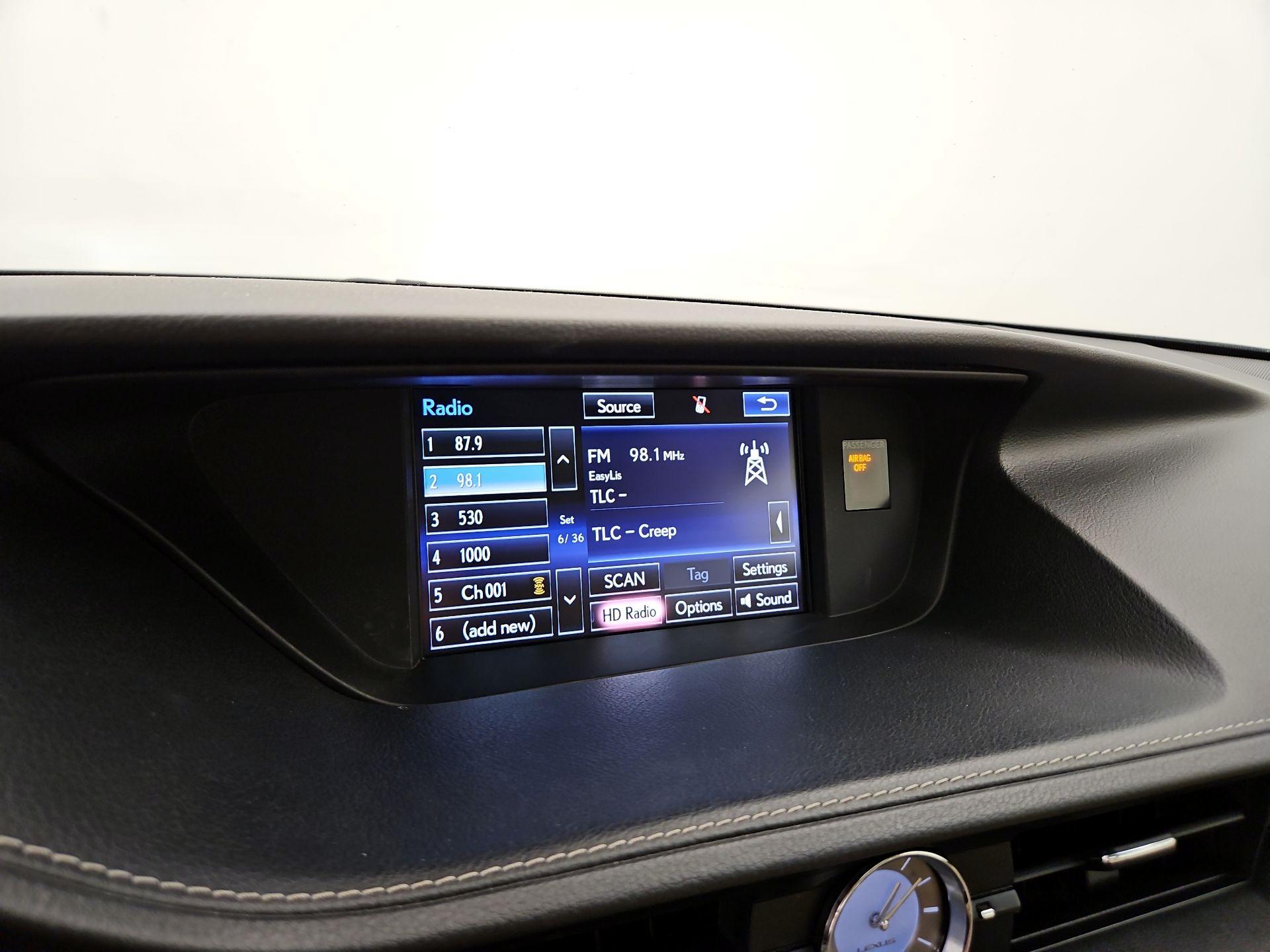 Thumbnail: 2015 Lexus ES - 16