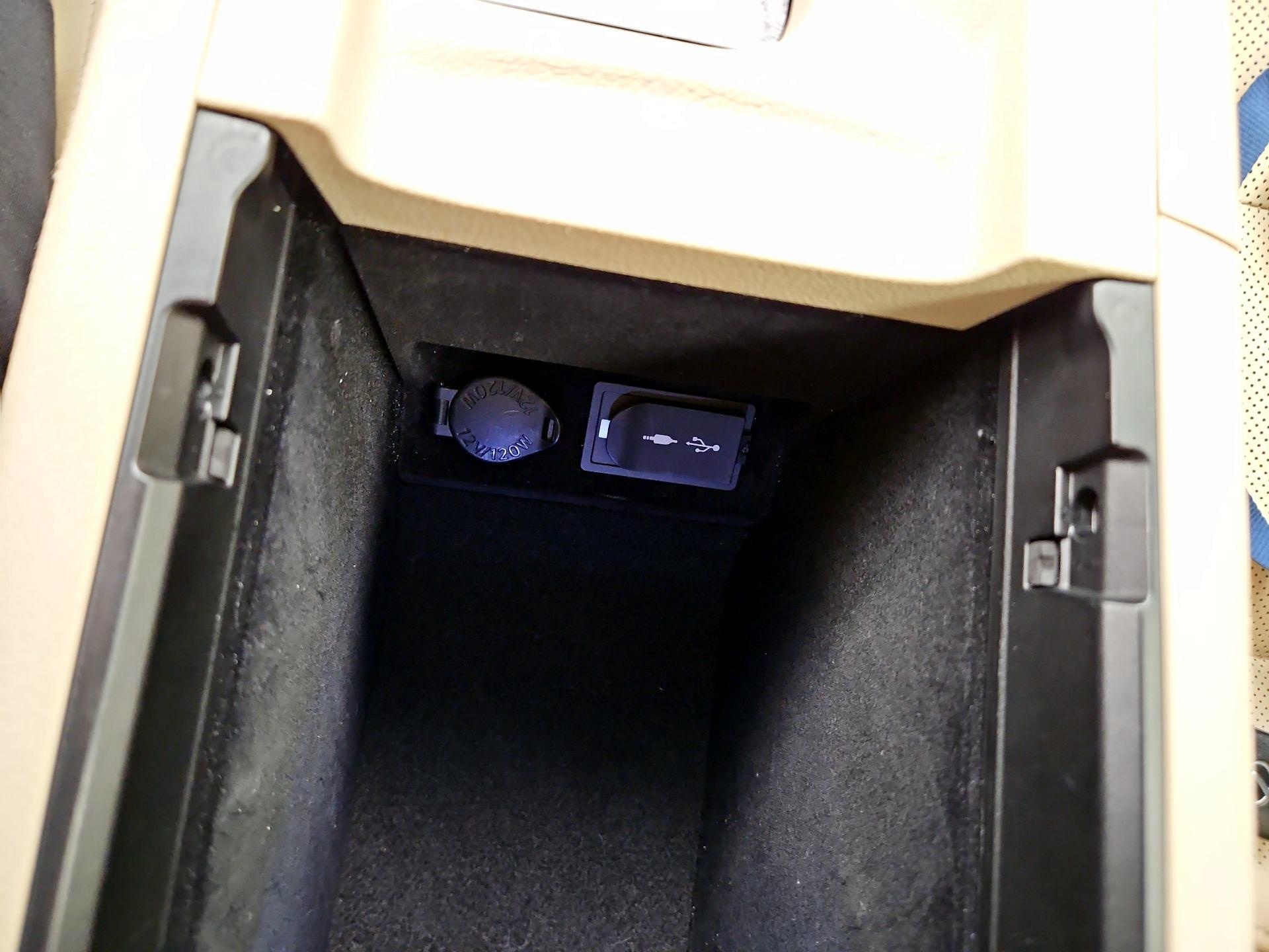 Thumbnail: 2015 Lexus ES - 19