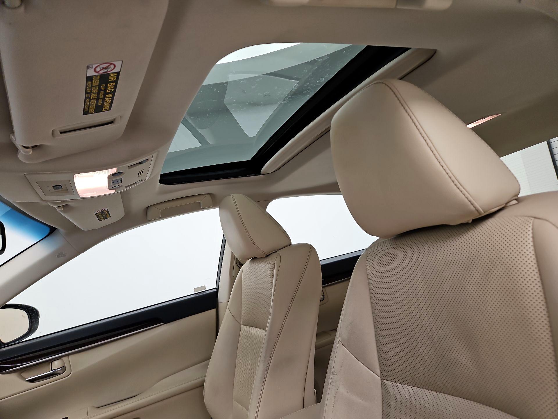 Thumbnail: 2015 Lexus ES - 20