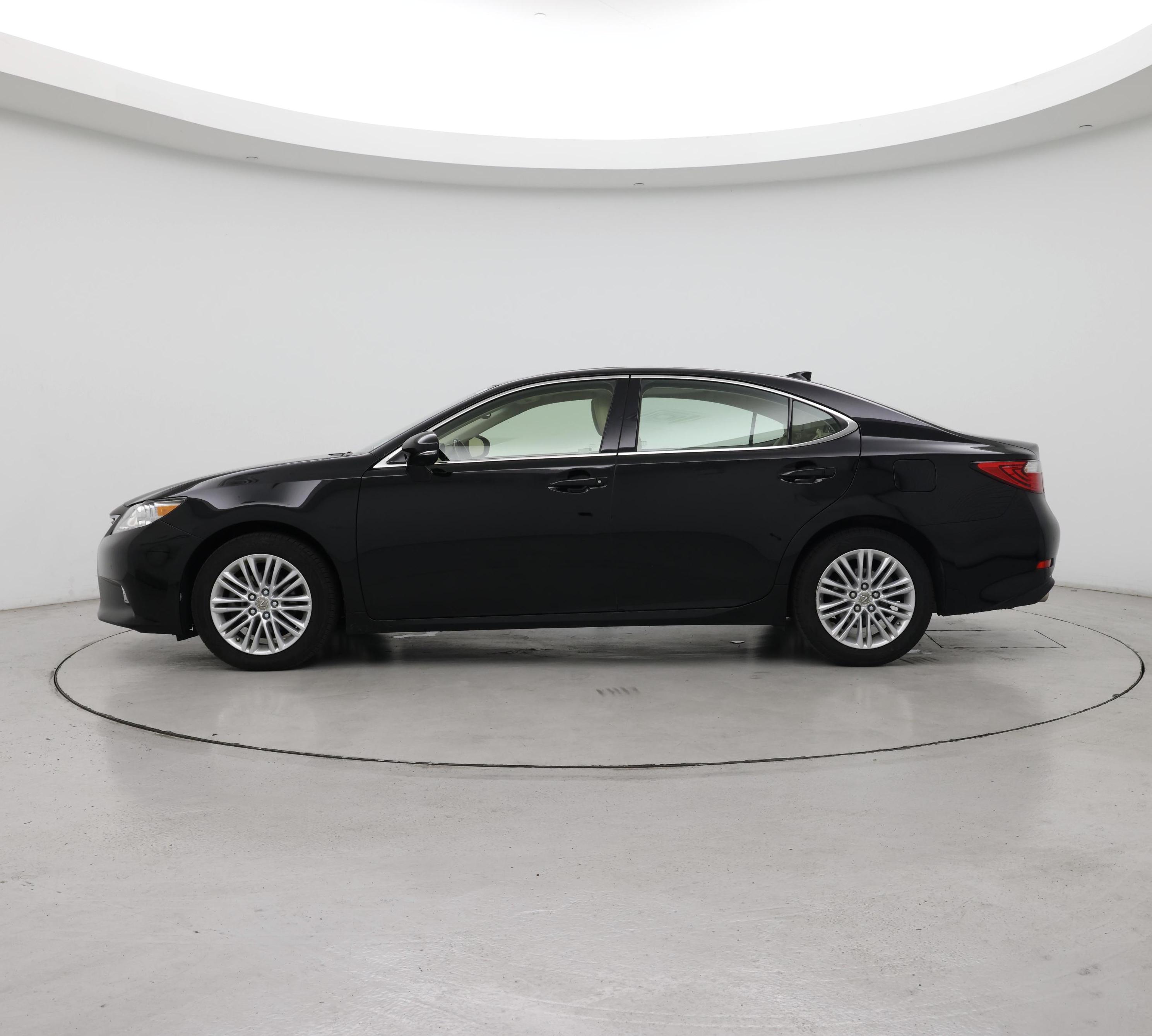 Thumbnail: 2015 Lexus ES - 3