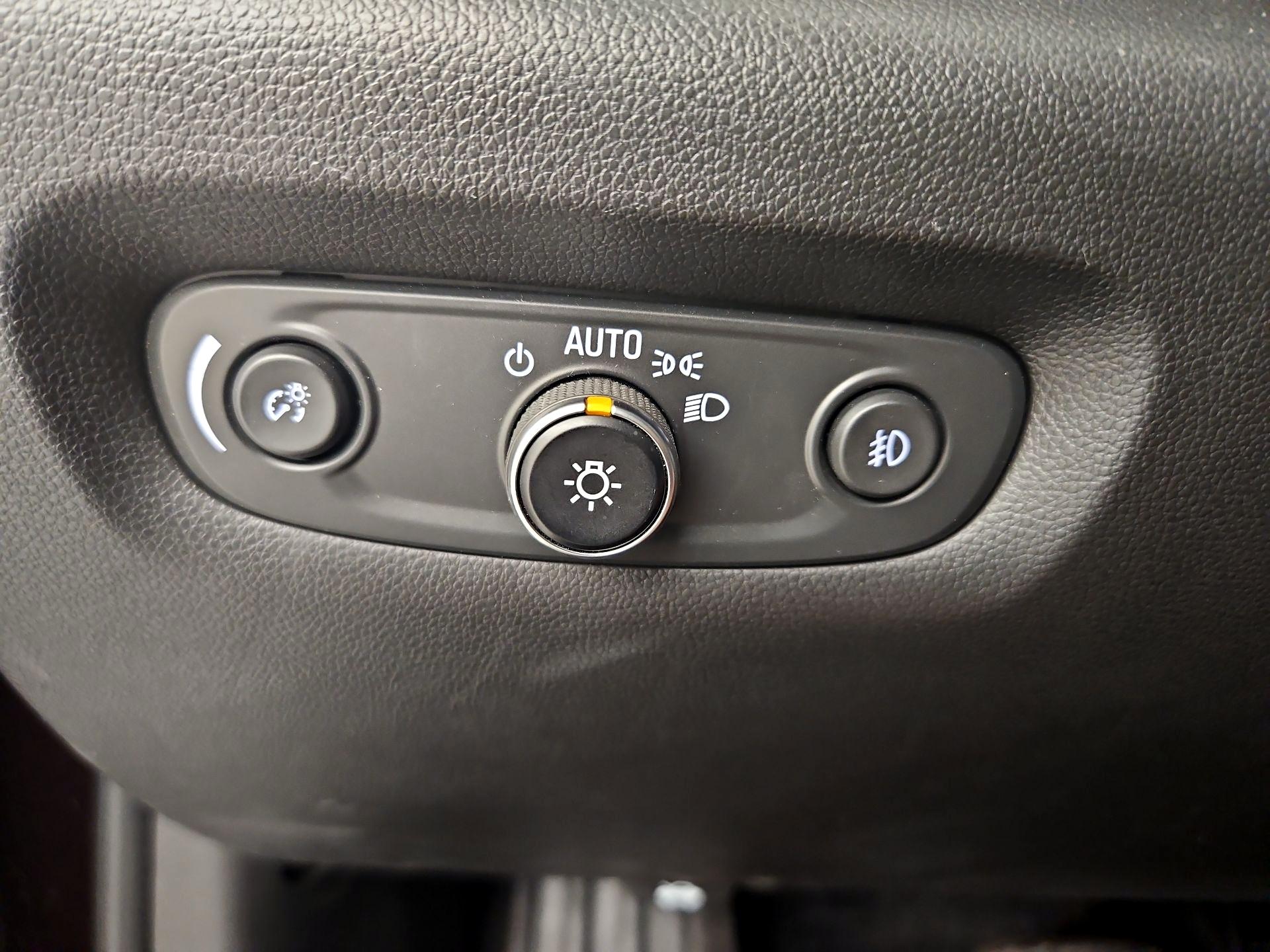 Thumbnail: 2021 Chevrolet Traverse - 13