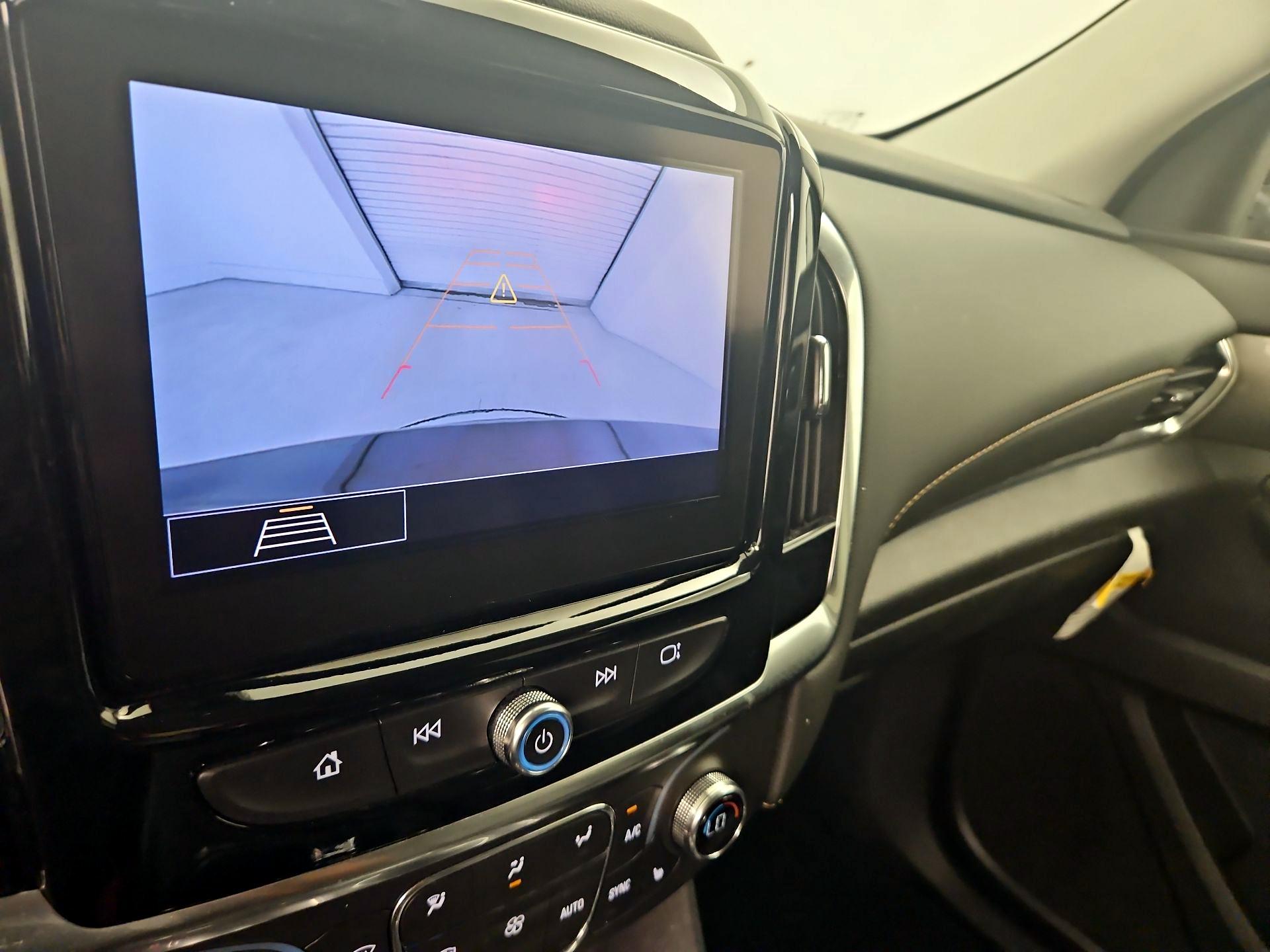 Thumbnail: 2021 Chevrolet Traverse - 14