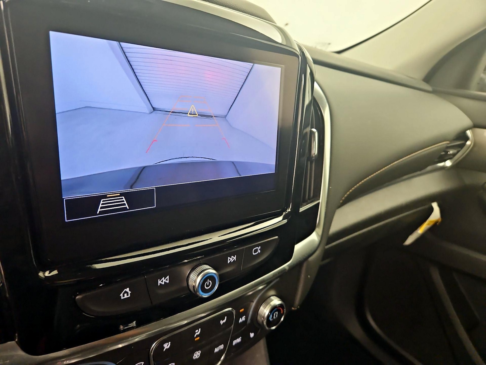 2021 Chevrolet Traverse 3LT - Photo 15