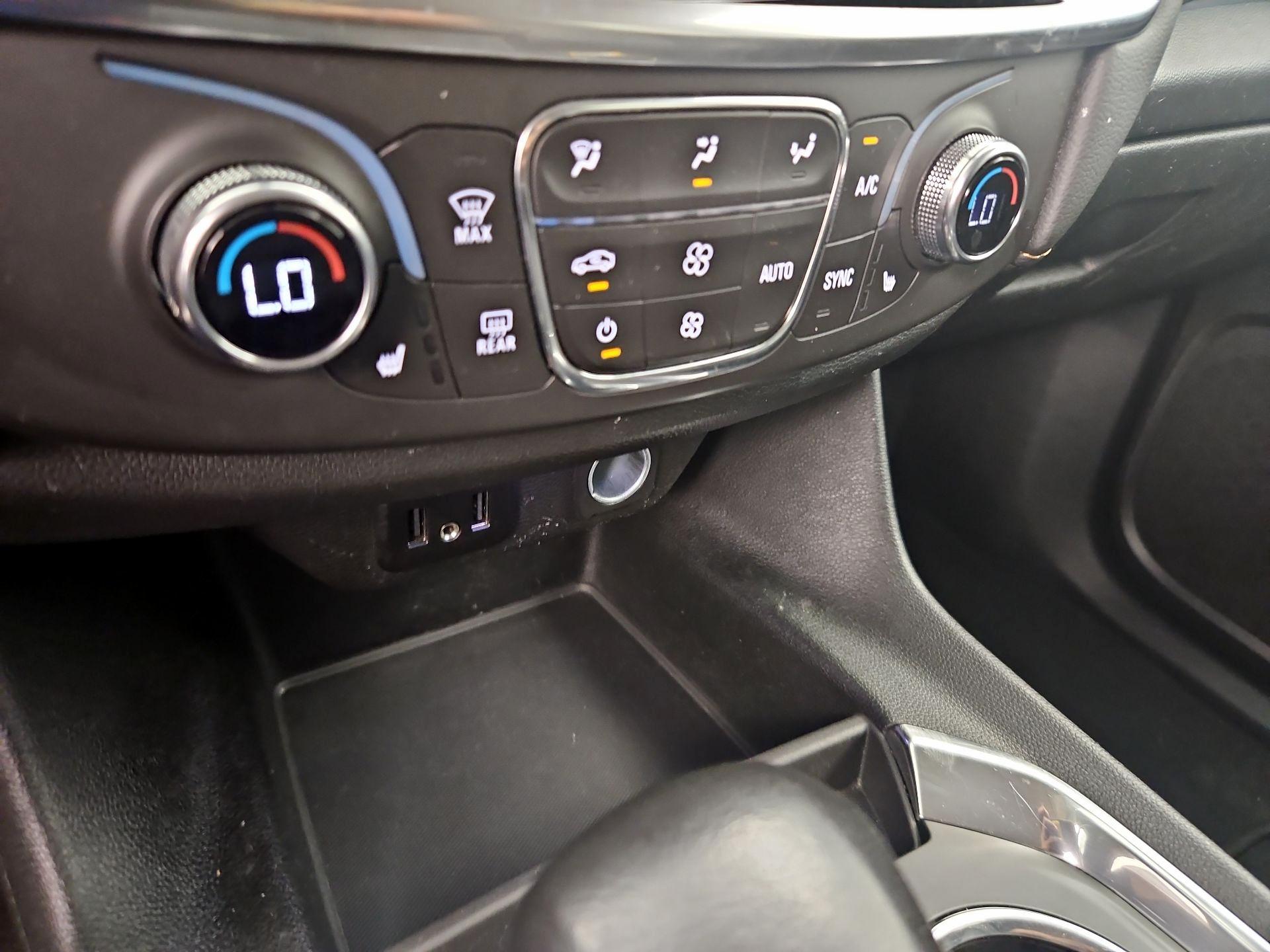 Thumbnail: 2021 Chevrolet Traverse - 16