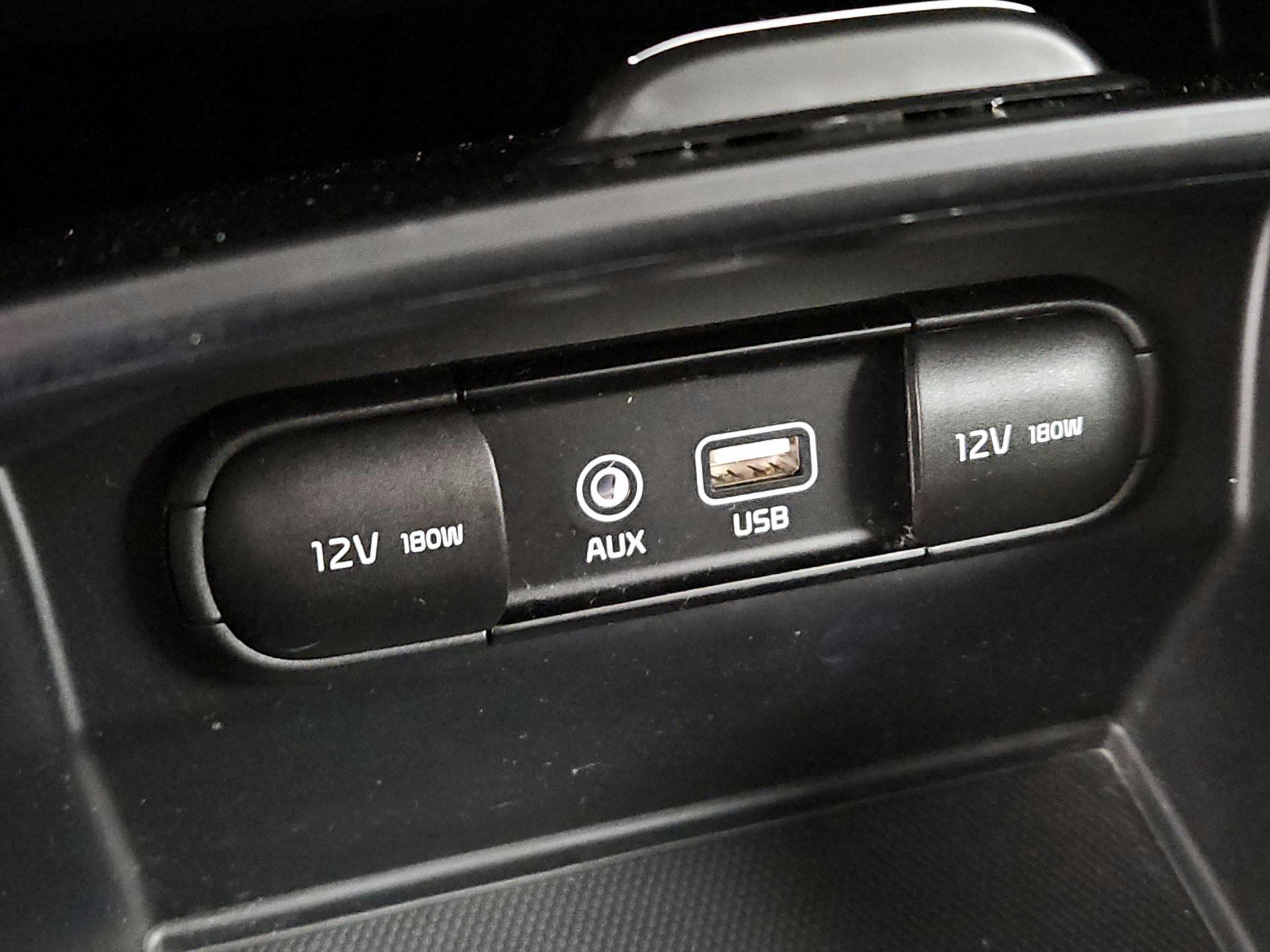 Thumbnail: 2020 Kia Sorento - 18