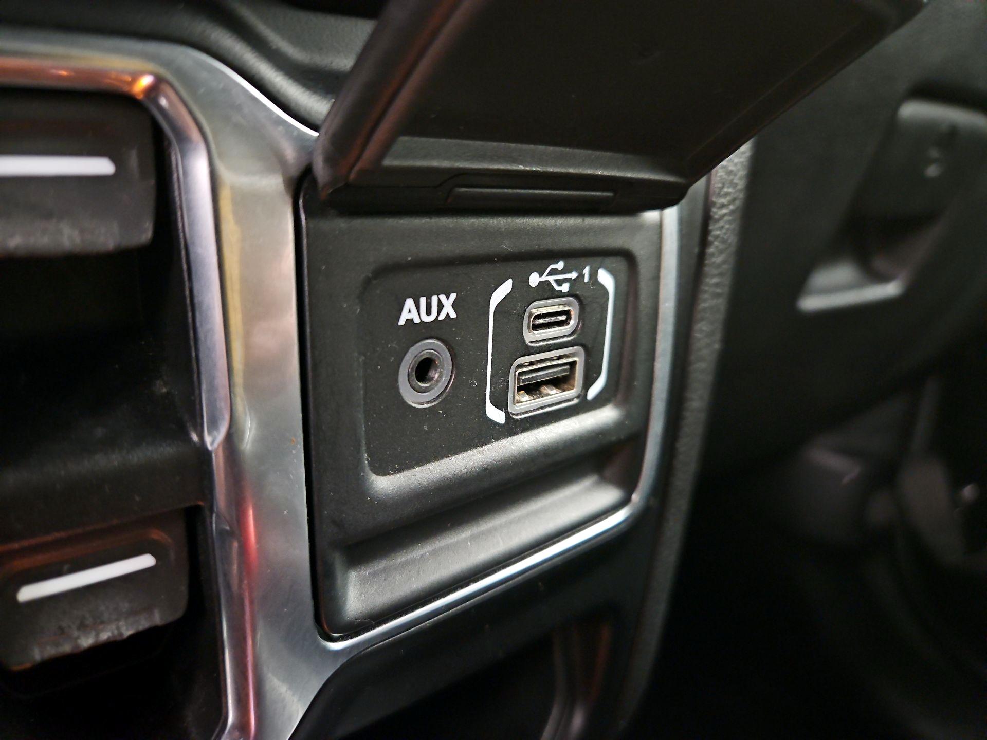 Thumbnail: 2021 Jeep Wrangler - 19