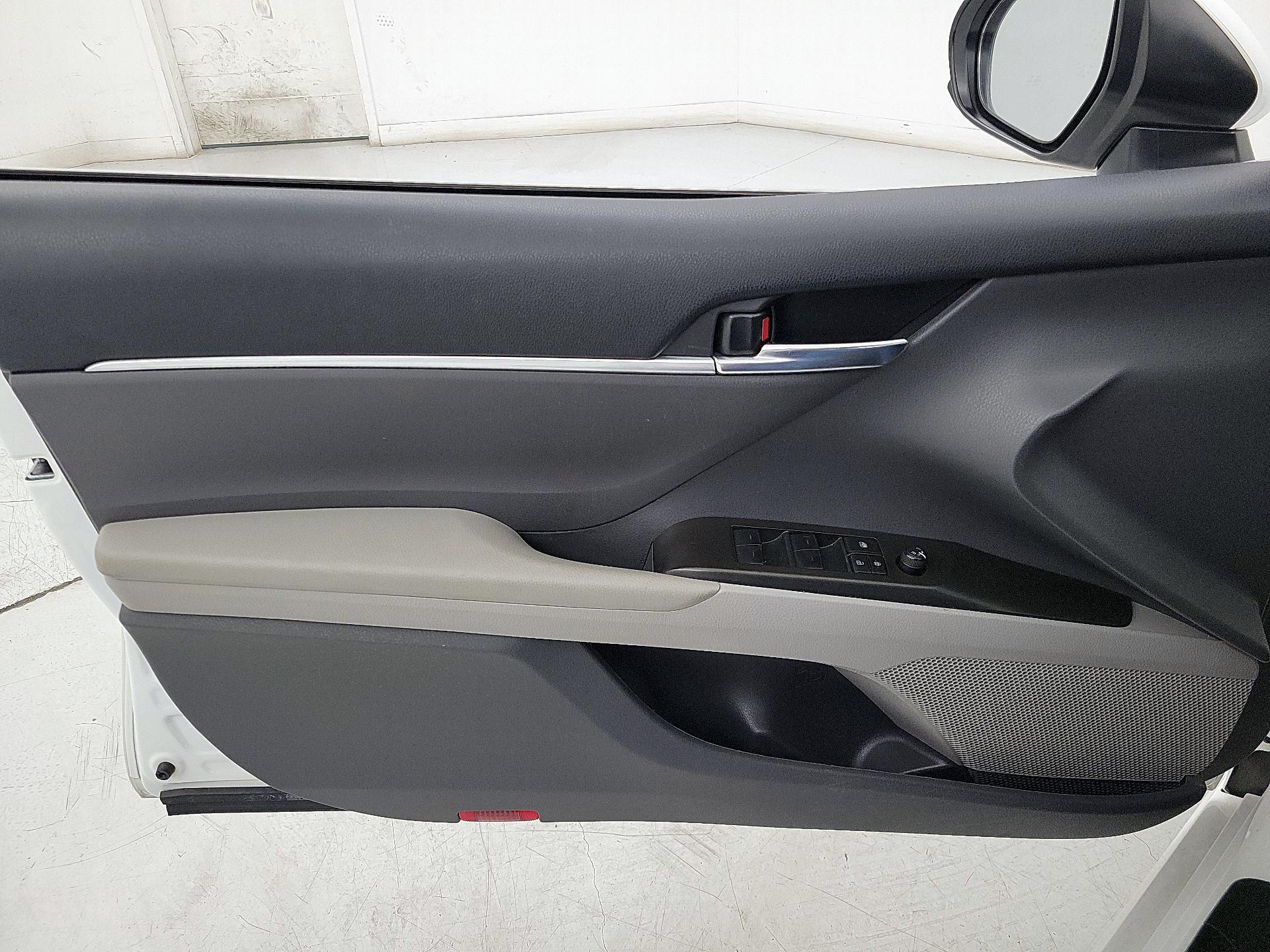 Thumbnail: 2023 Toyota Camry - 12