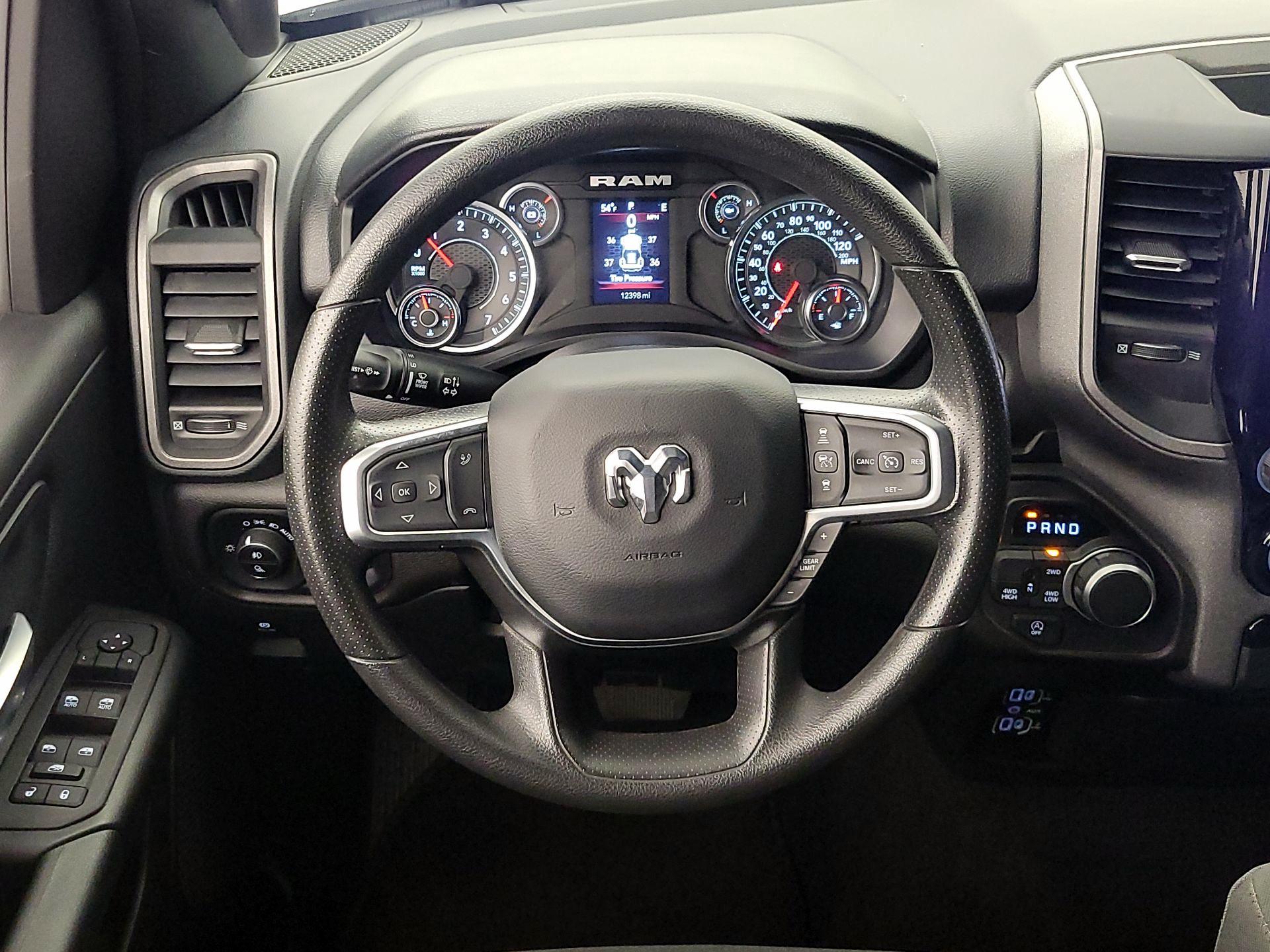 Thumbnail: 2025 RAM 1500 - 10