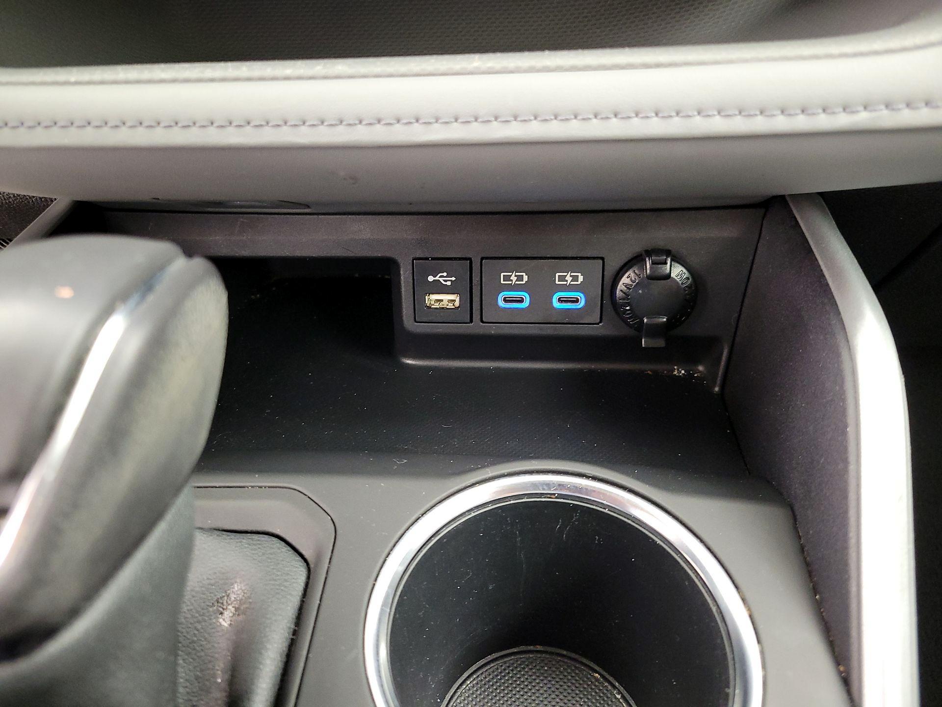 Thumbnail: 2022 Toyota Highlander - 18