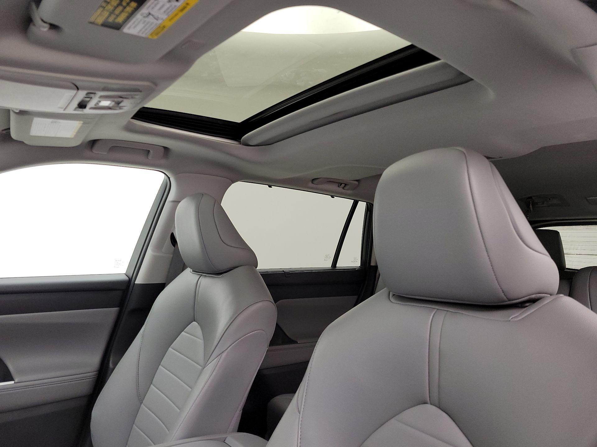 Thumbnail: 2022 Toyota Highlander - 19