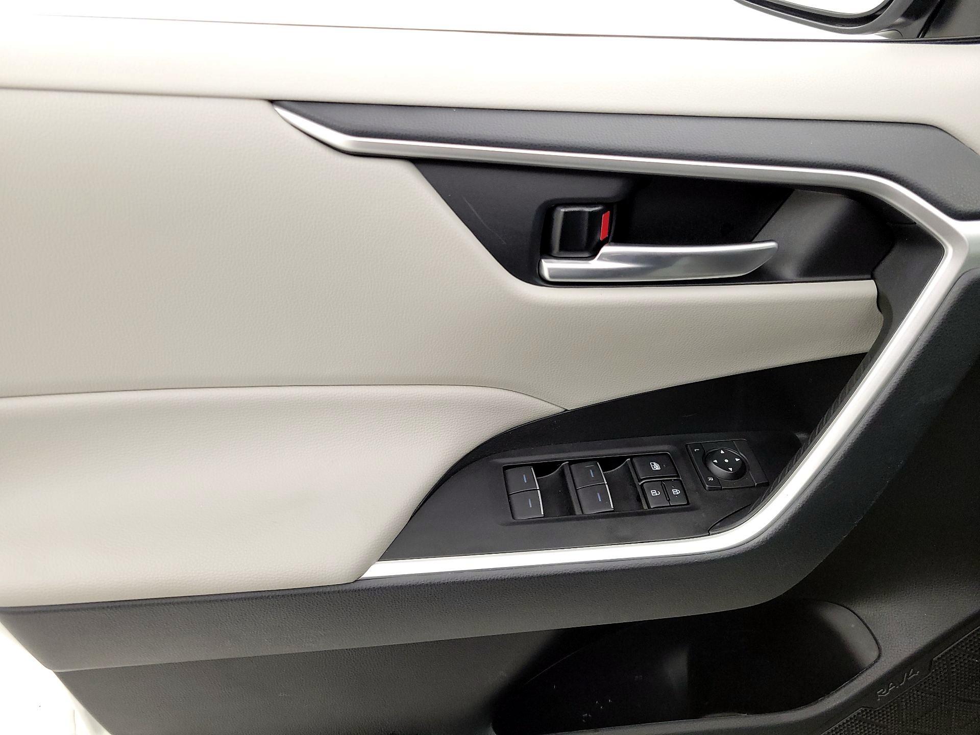 Thumbnail: 2024 Toyota RAV4 - 12