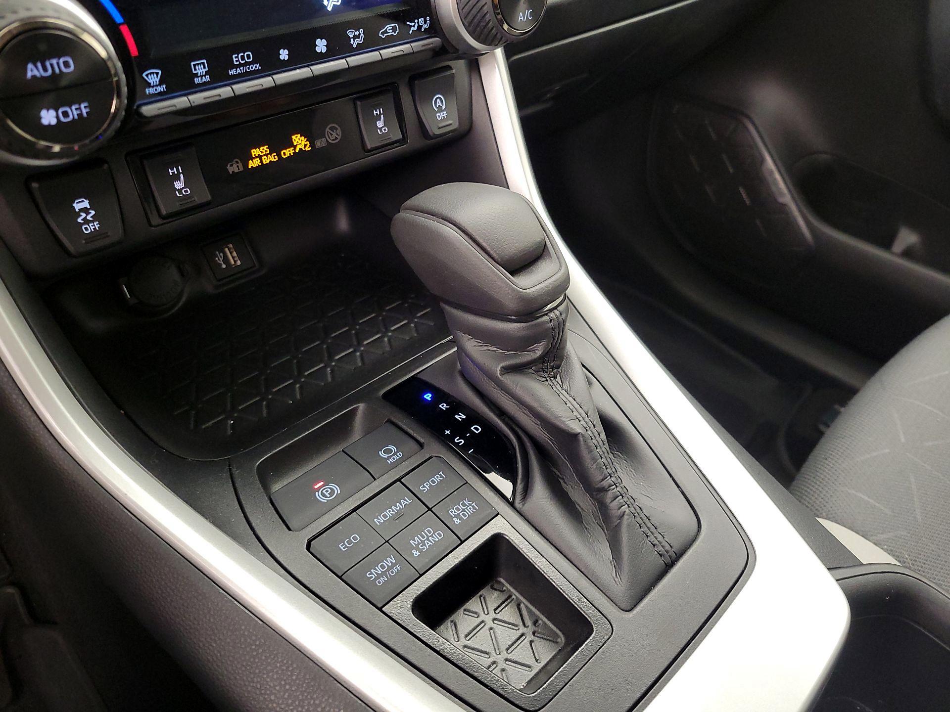 Thumbnail: 2024 Toyota RAV4 - 17