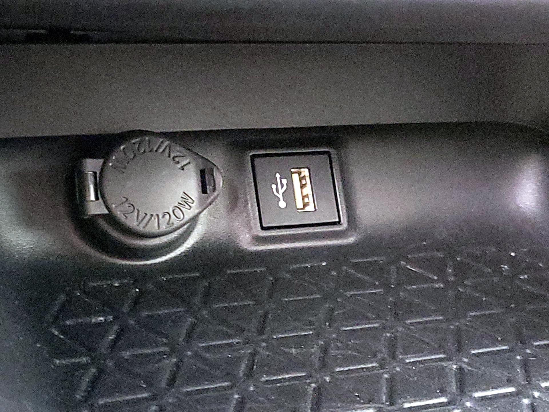 Thumbnail: 2024 Toyota RAV4 - 18