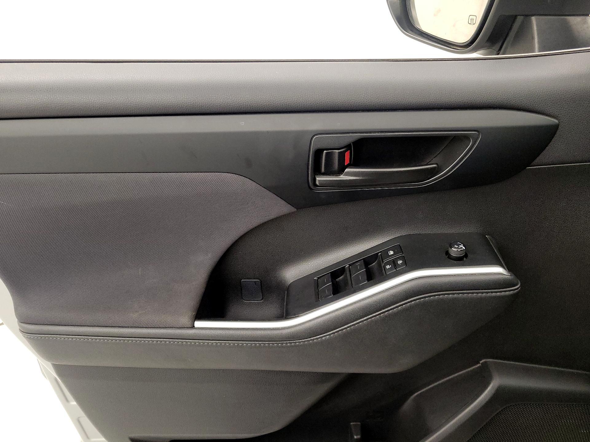 Thumbnail: 2024 Toyota Highlander - 12