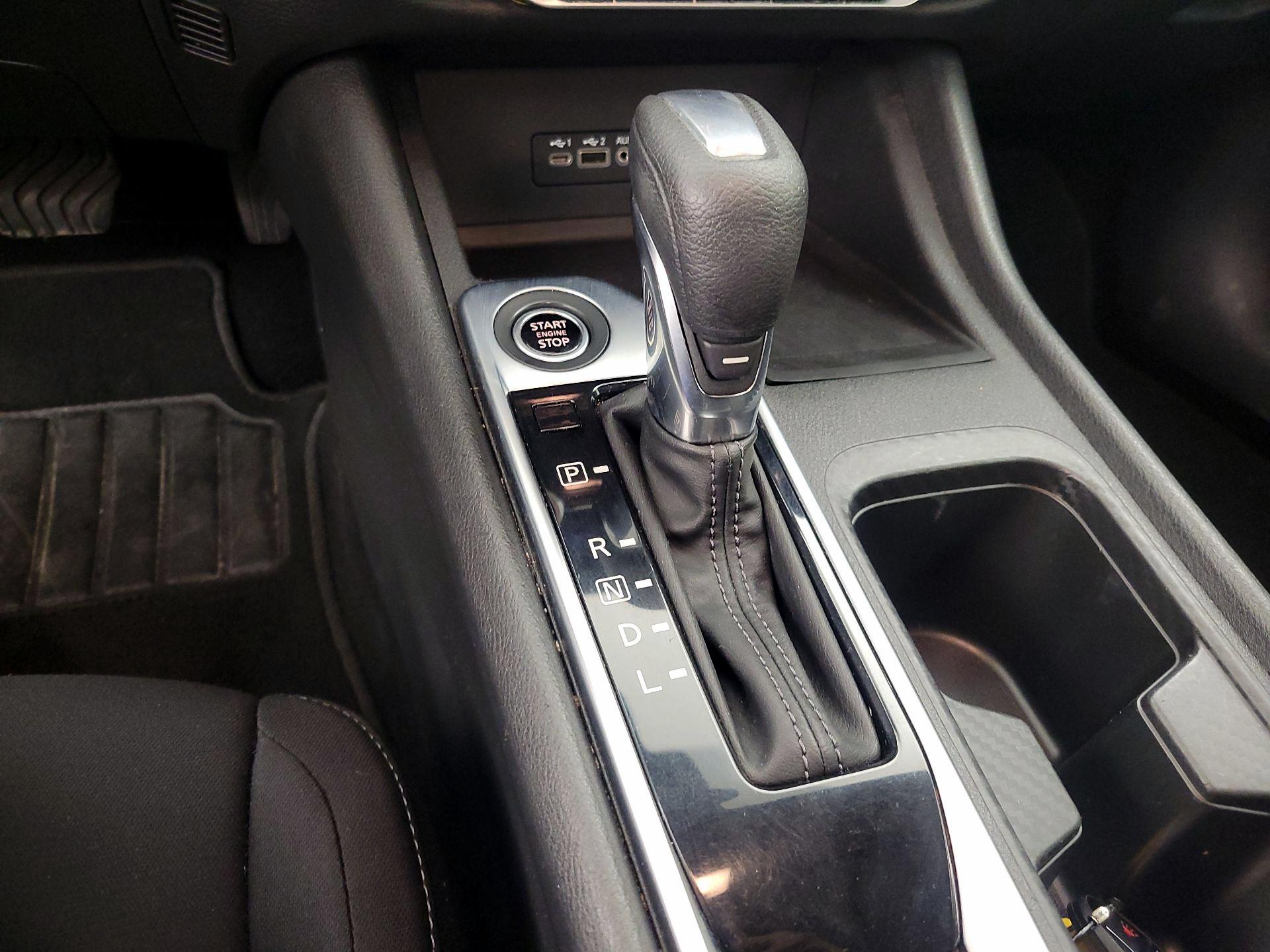 Thumbnail: 2023 Nissan Sentra - 17