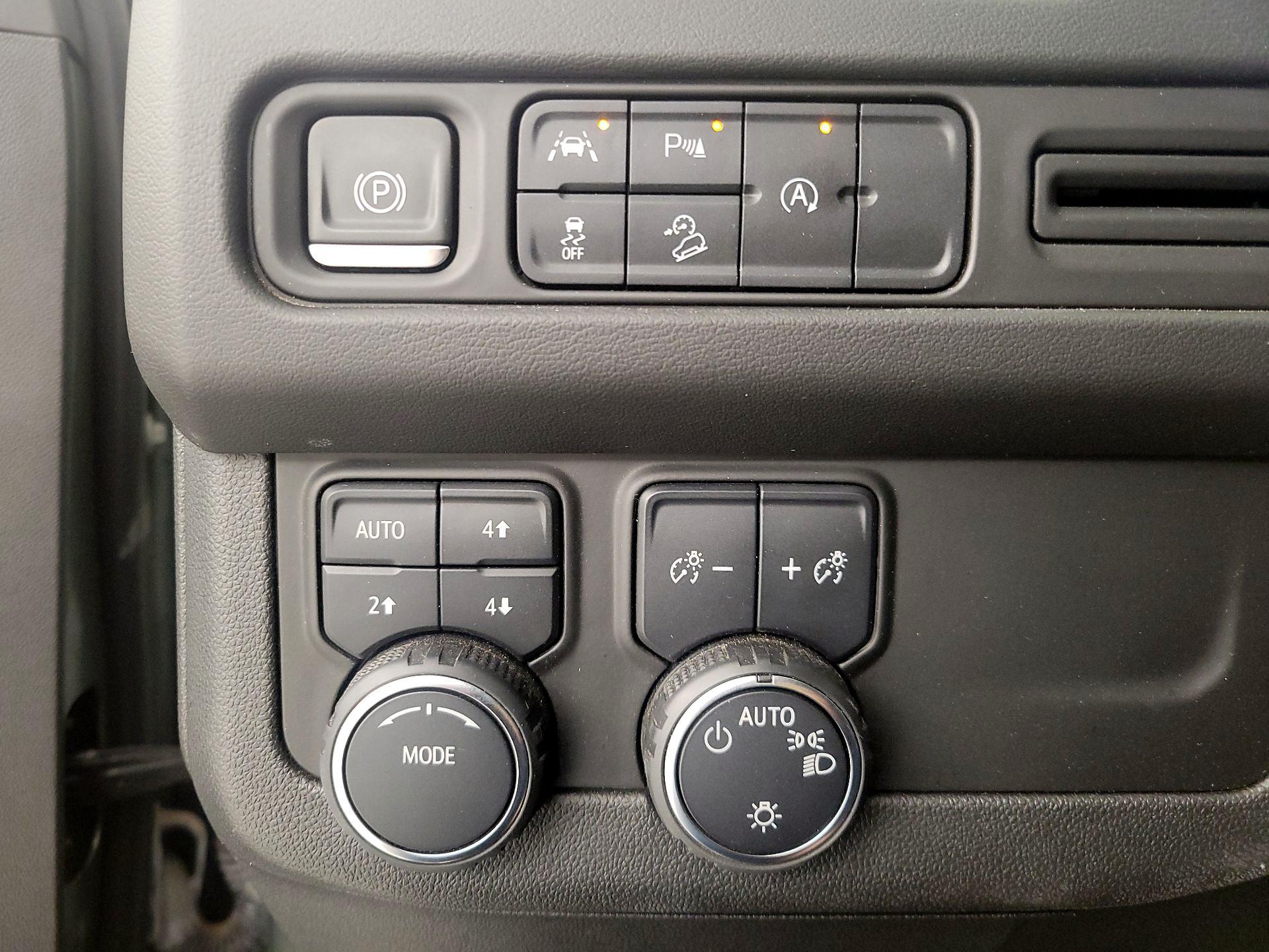 Thumbnail: 2023 Chevrolet Suburban - 13