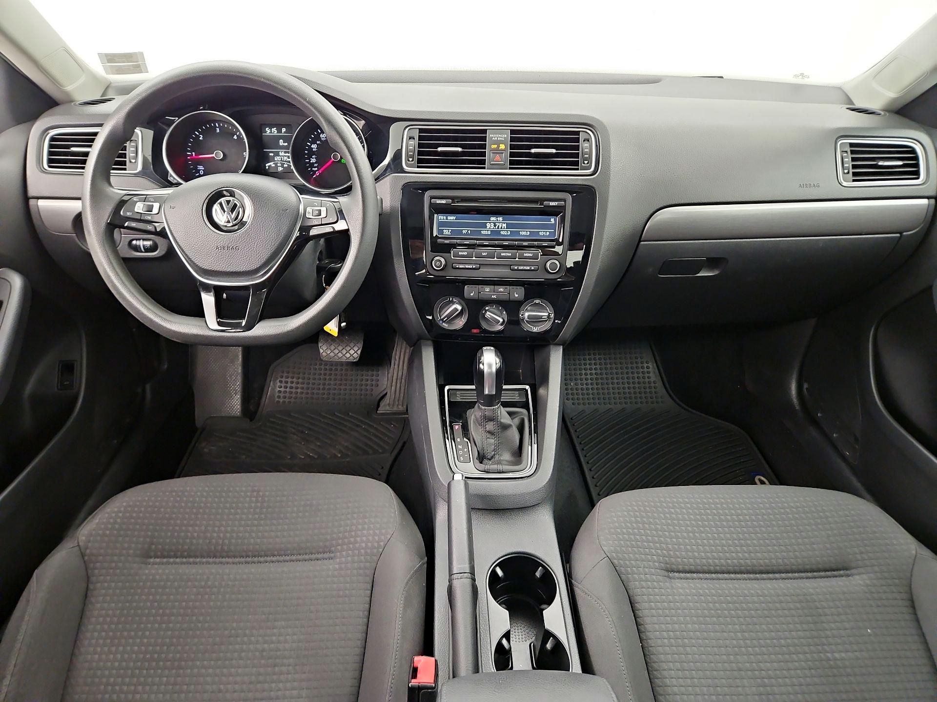 Thumbnail: 2015 Volkswagen Jetta - 9