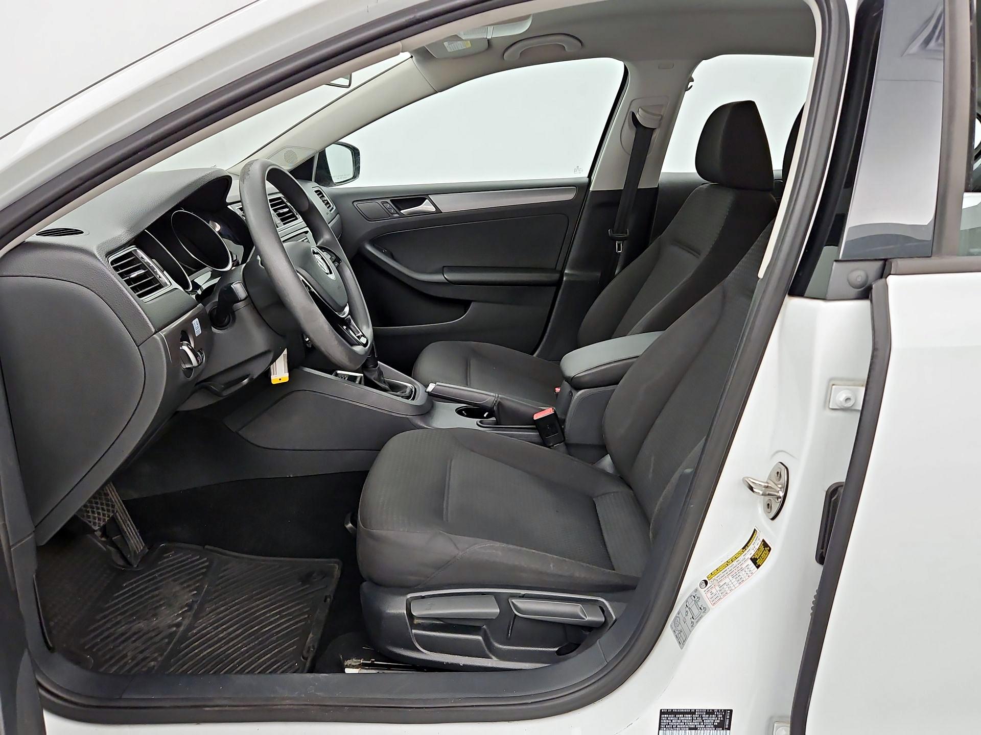 Thumbnail: 2015 Volkswagen Jetta - 11