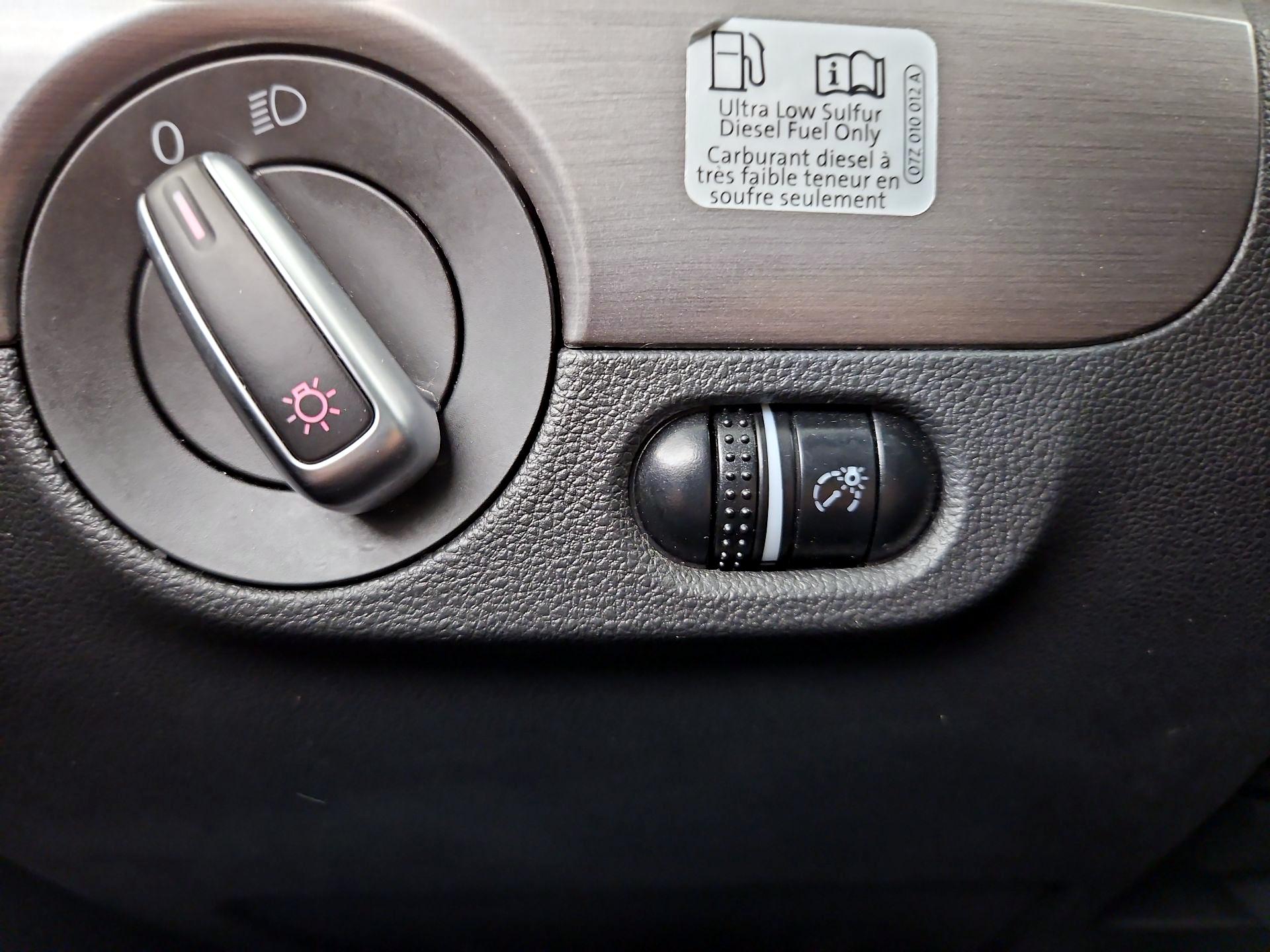 Thumbnail: 2015 Volkswagen Jetta - 13